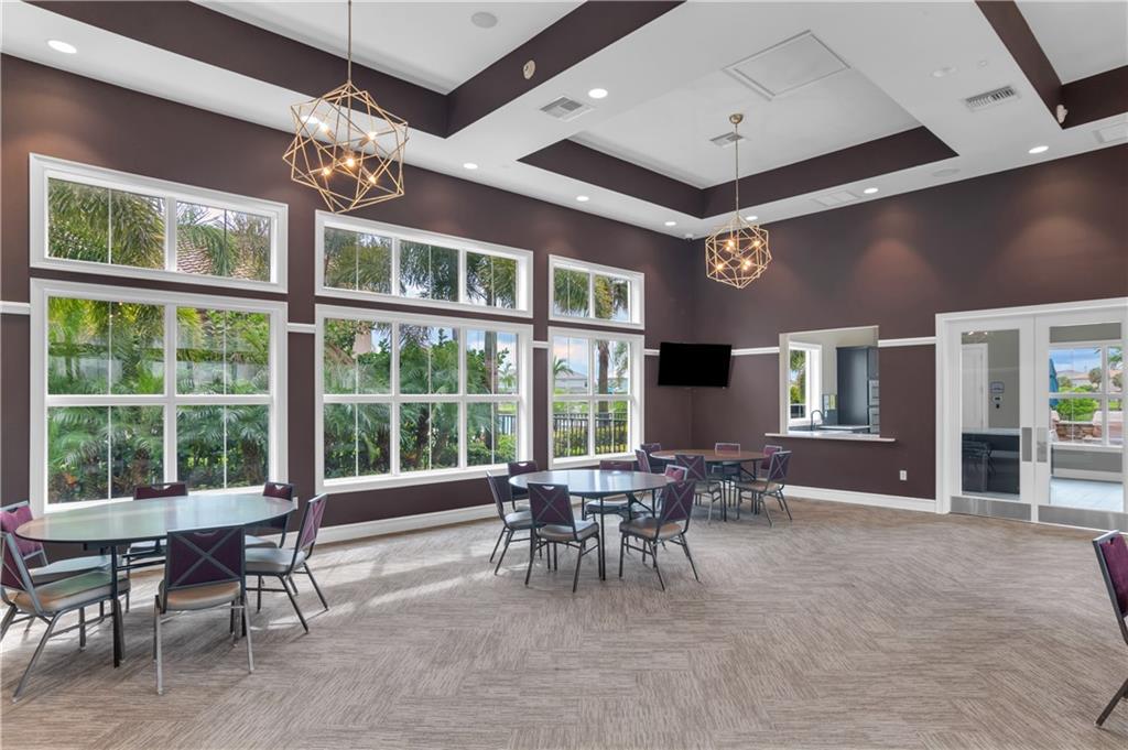 HILLCREST - Residential