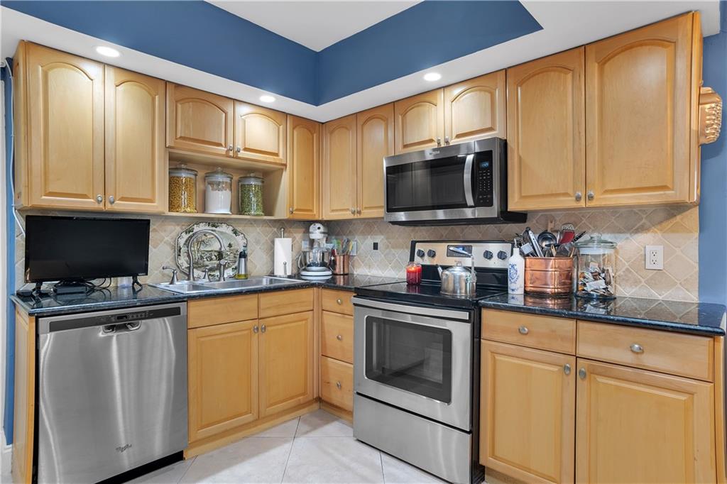 HILLCREST - Residential