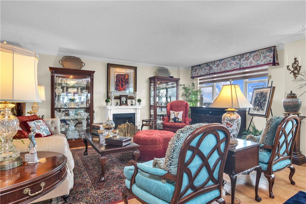 HILLCREST - Residential