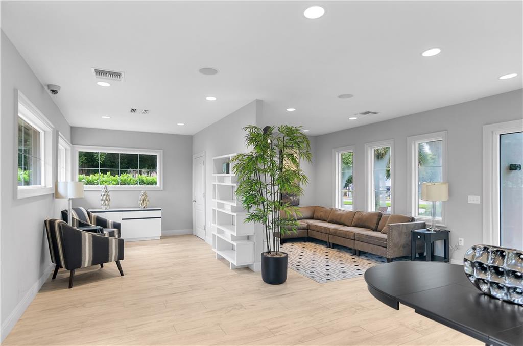 HILLCREST - Residential