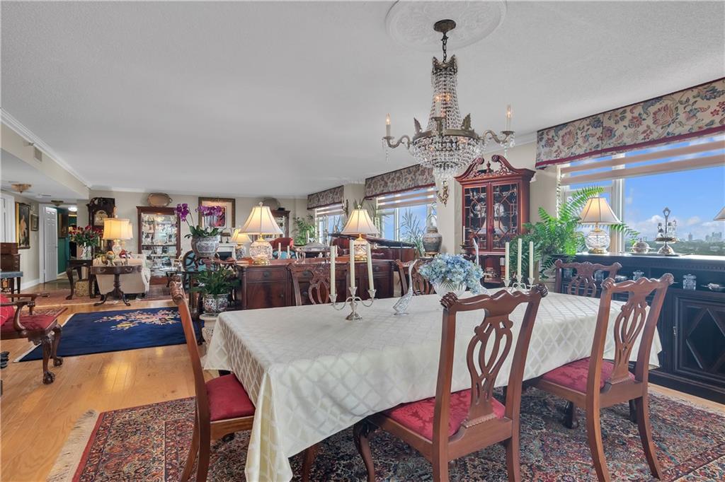 HILLCREST - Residential