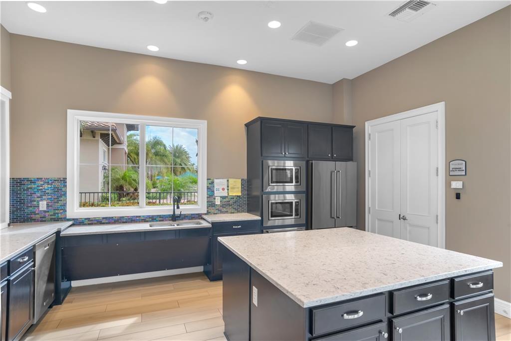 HILLCREST - Residential