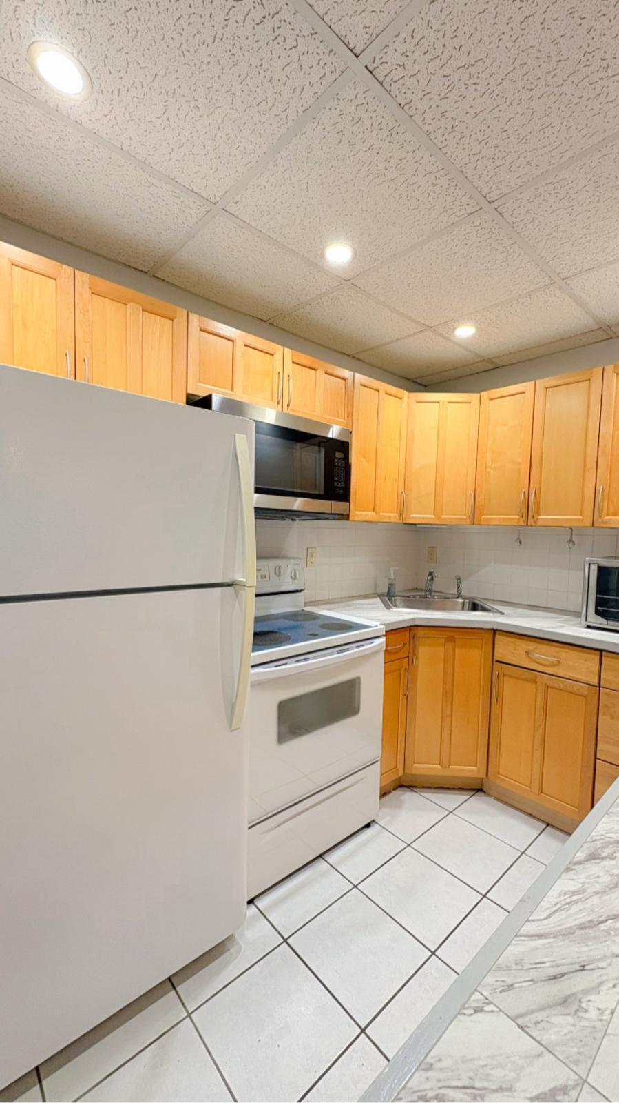 MAYFAIR APT CO-OP - Residential