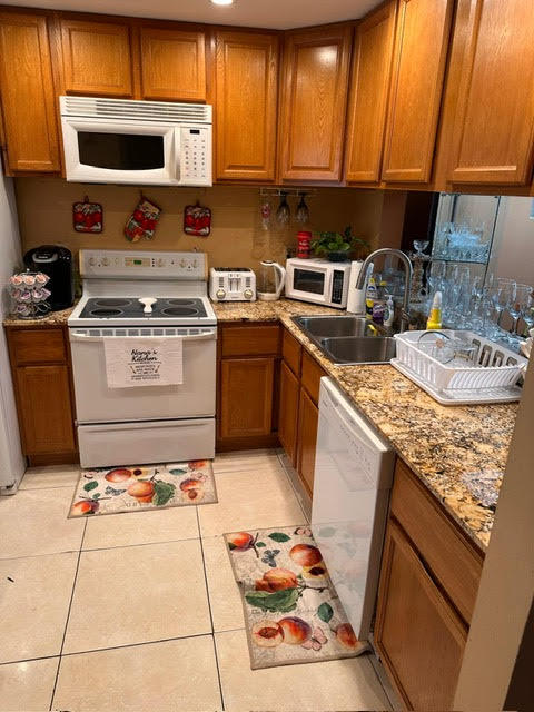 ISLES OF INVERRARY II CONDO - Residential