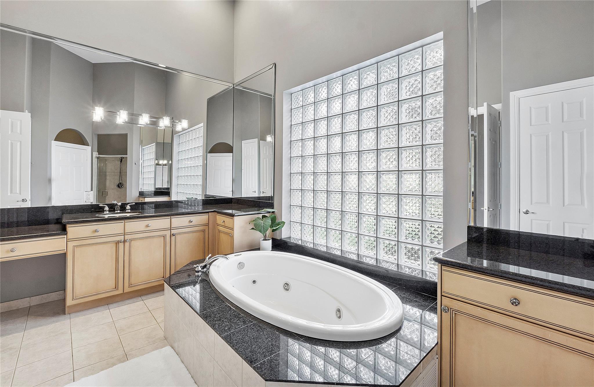 HERON BAY - THE FALLS - Residential