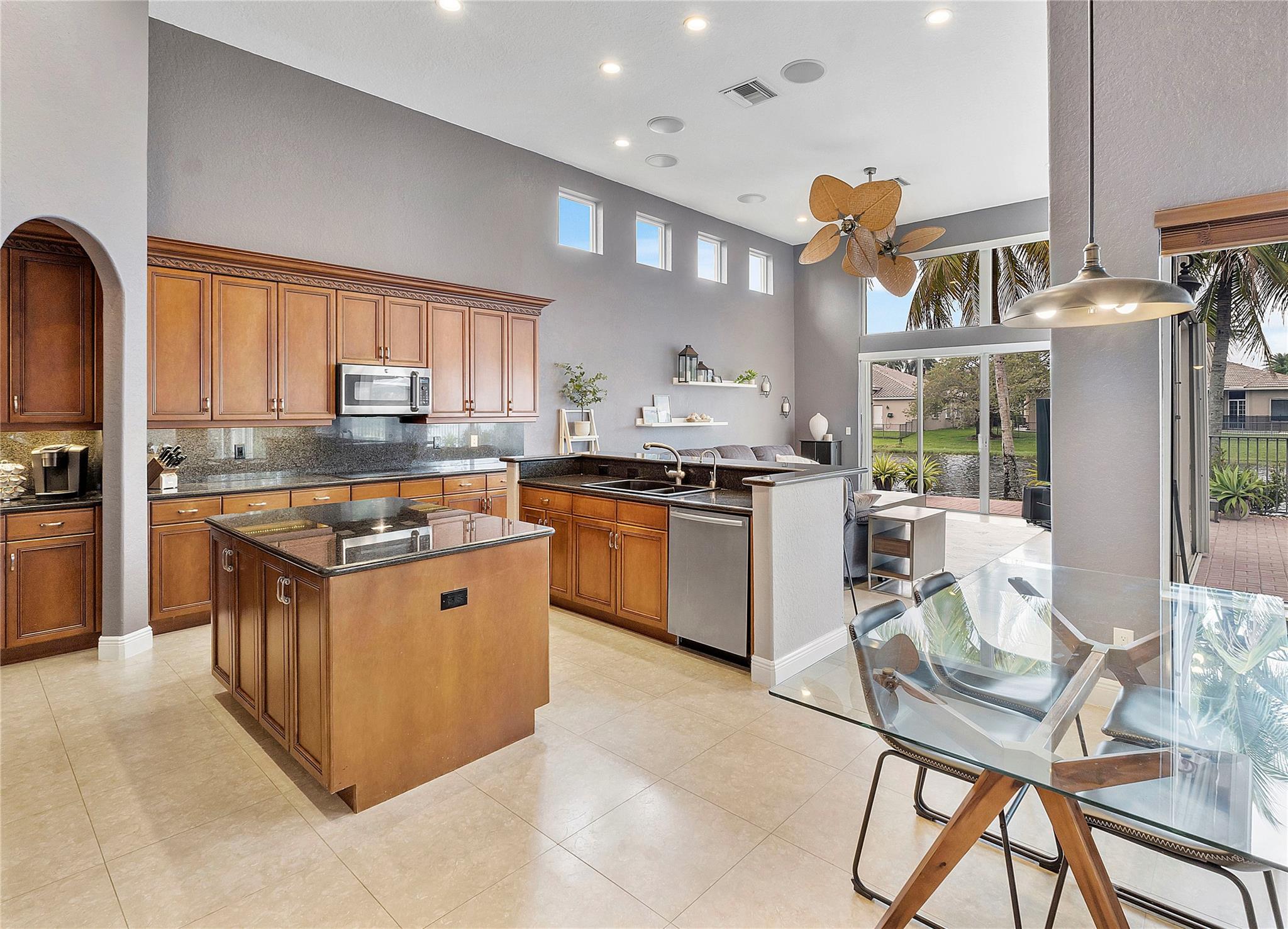 HERON BAY - THE FALLS - Residential