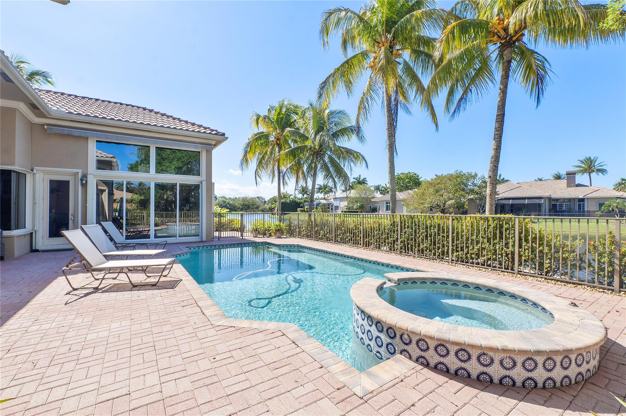 HERON BAY - THE FALLS - Residential