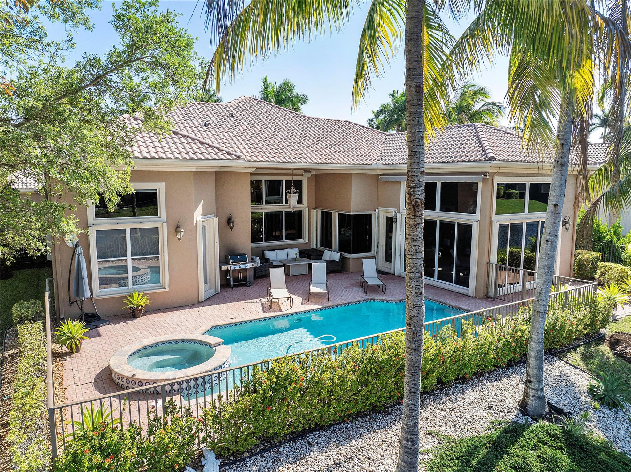 HERON BAY - THE FALLS - Residential