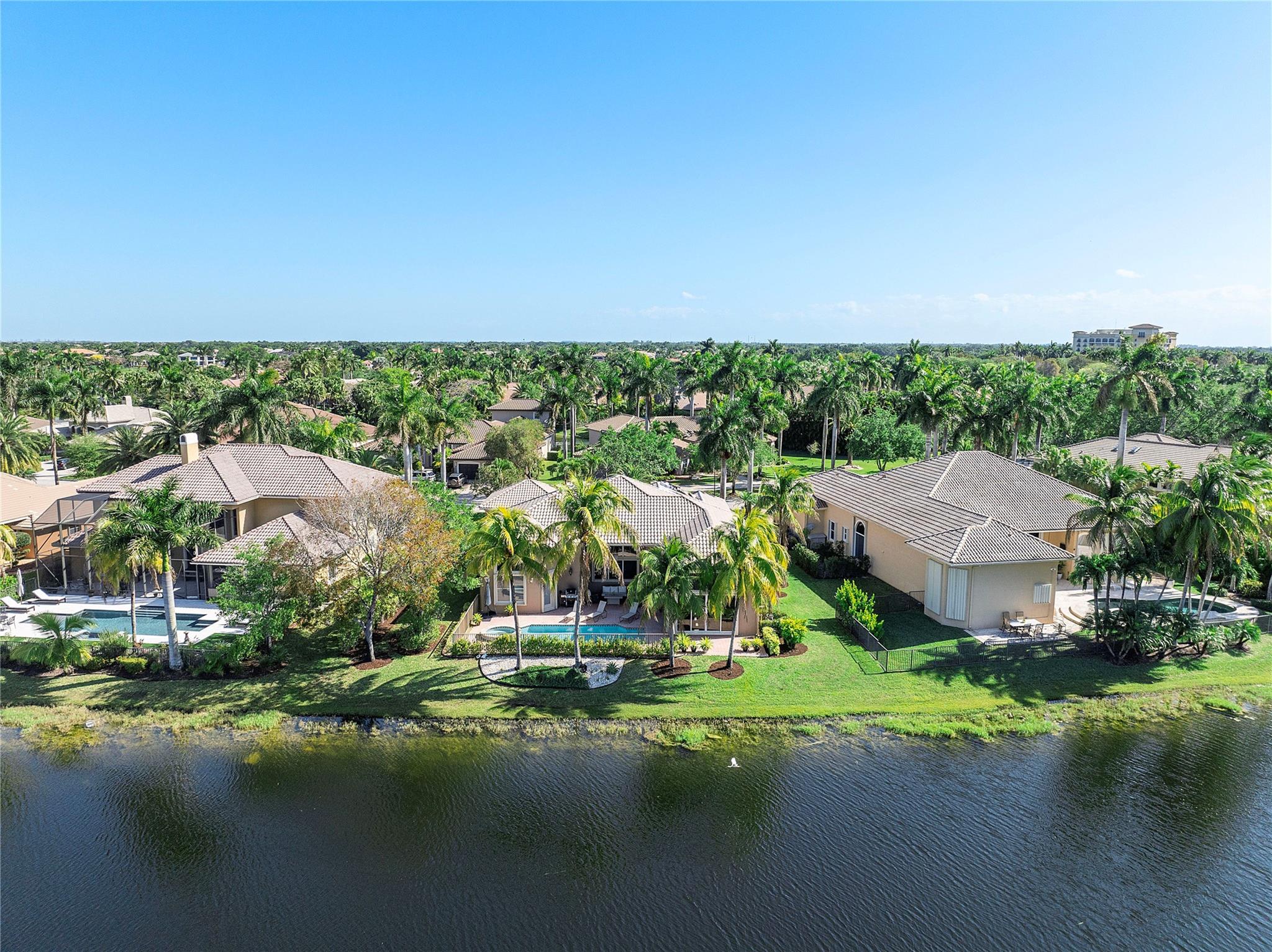 HERON BAY - THE FALLS - Residential