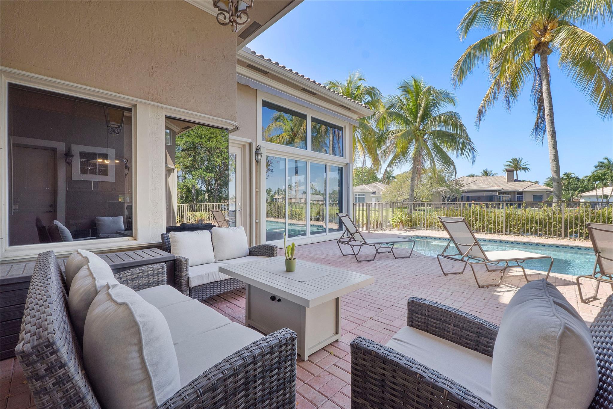 HERON BAY - THE FALLS - Residential