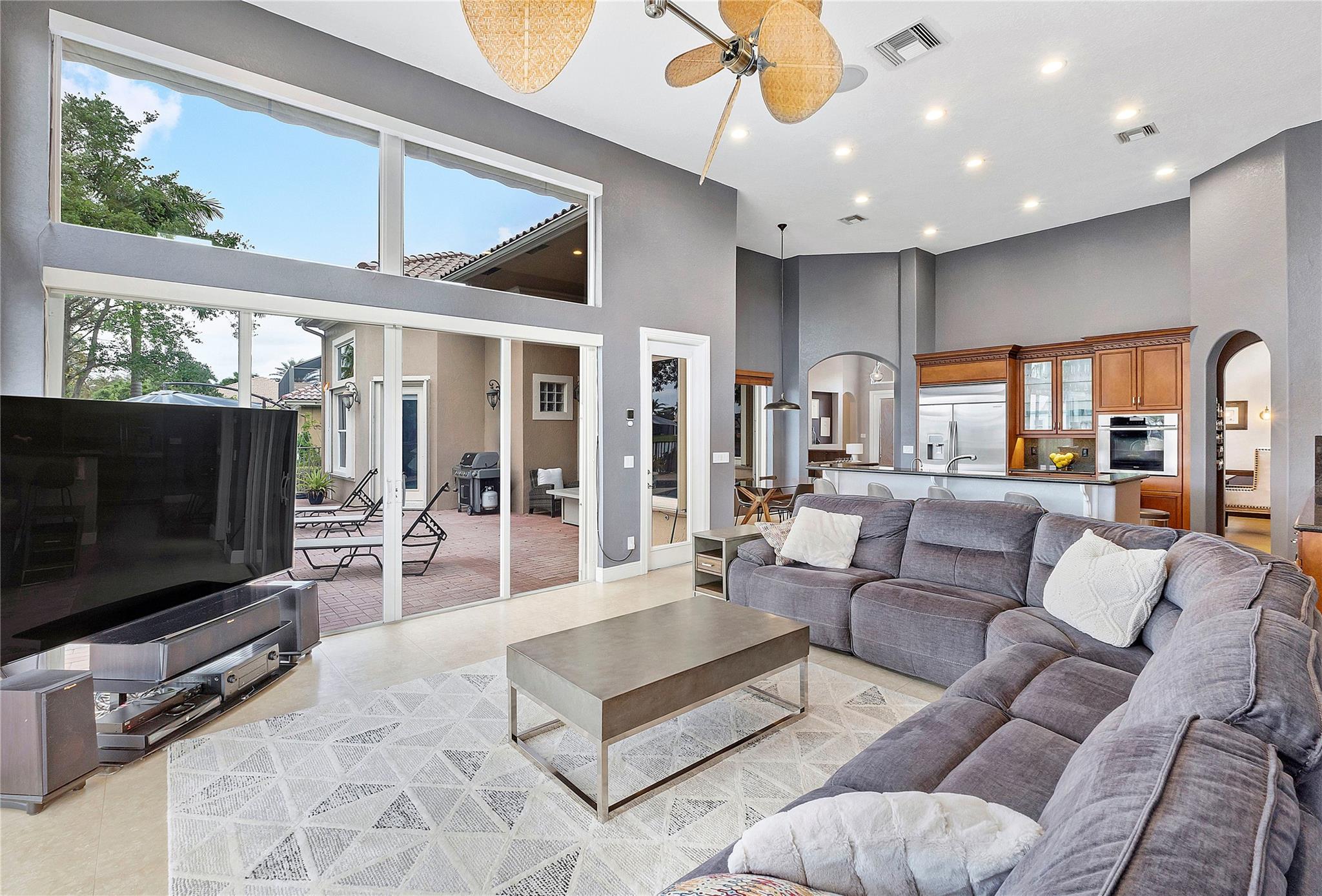 HERON BAY - THE FALLS - Residential