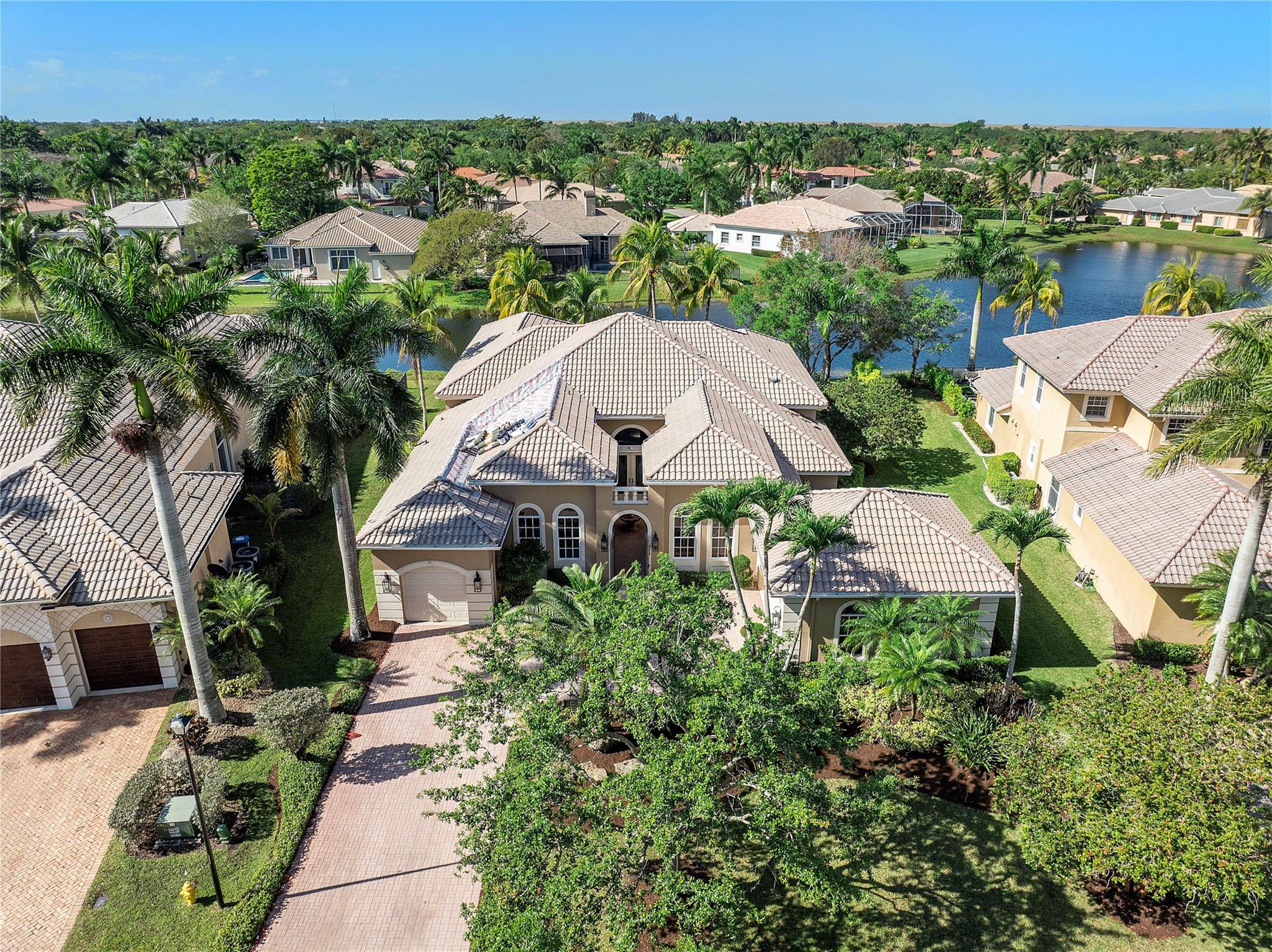 HERON BAY - THE FALLS - Residential