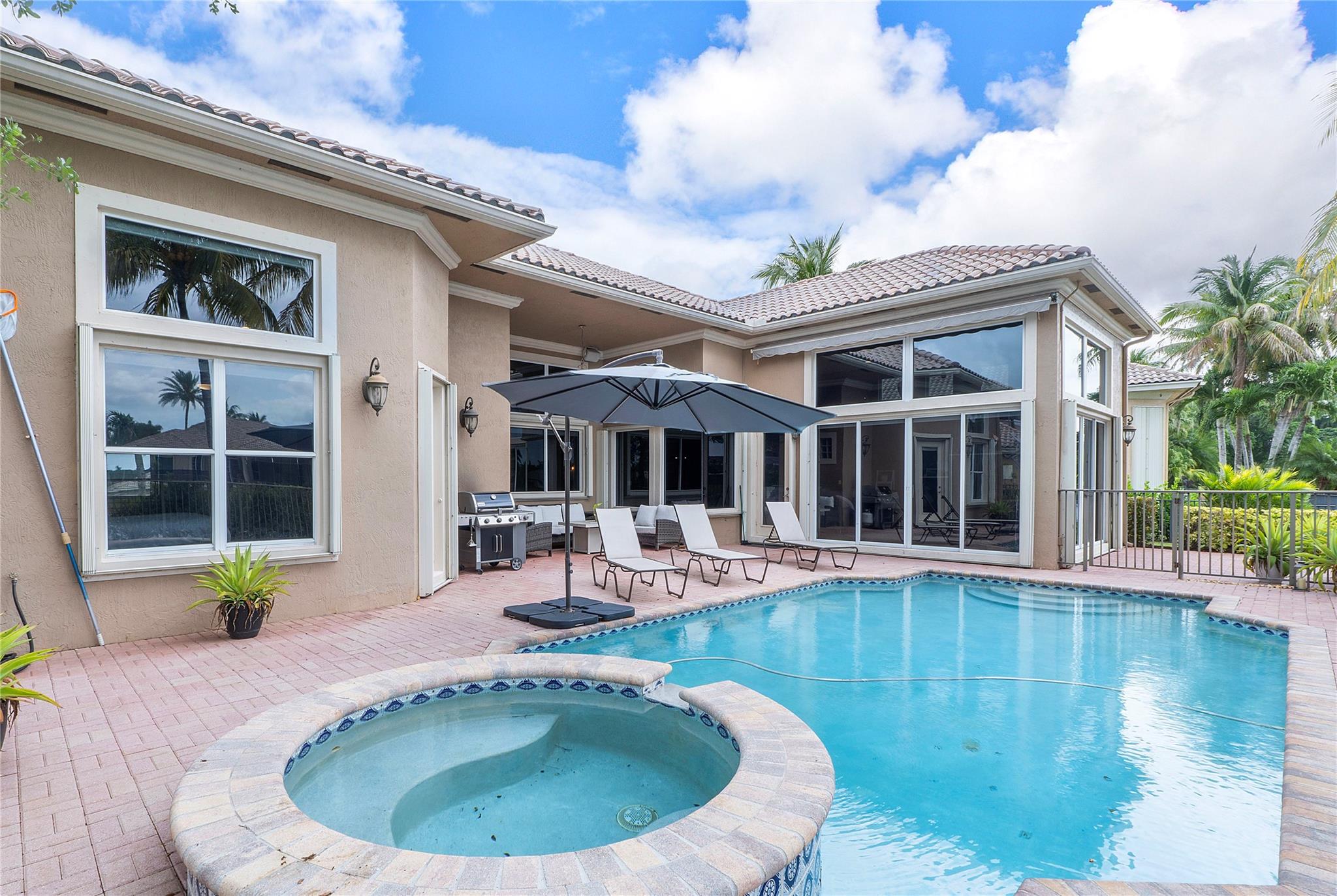 HERON BAY - THE FALLS - Residential