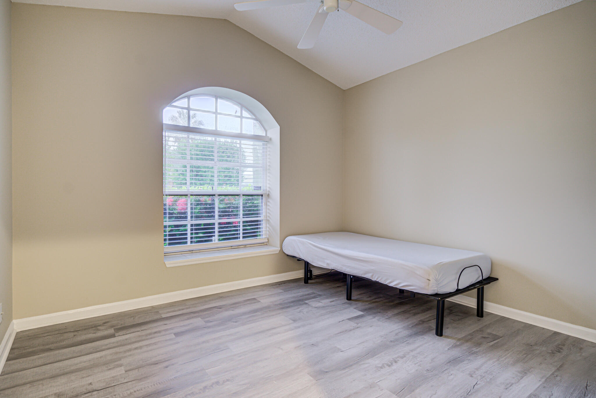 HAGEN RANCH HEIGHTS - Residential Lease