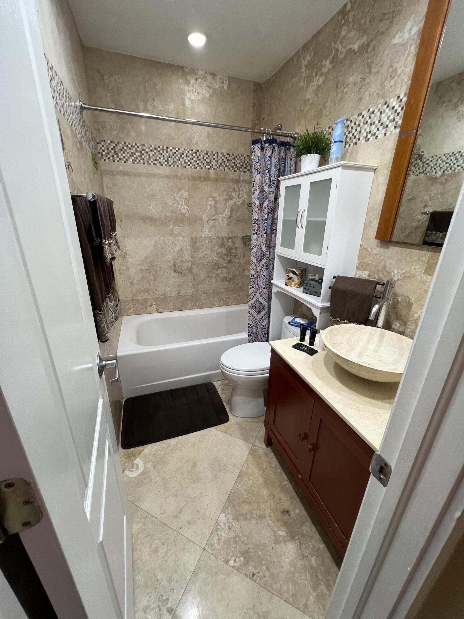 FLAGLER LAWN - Residential Lease