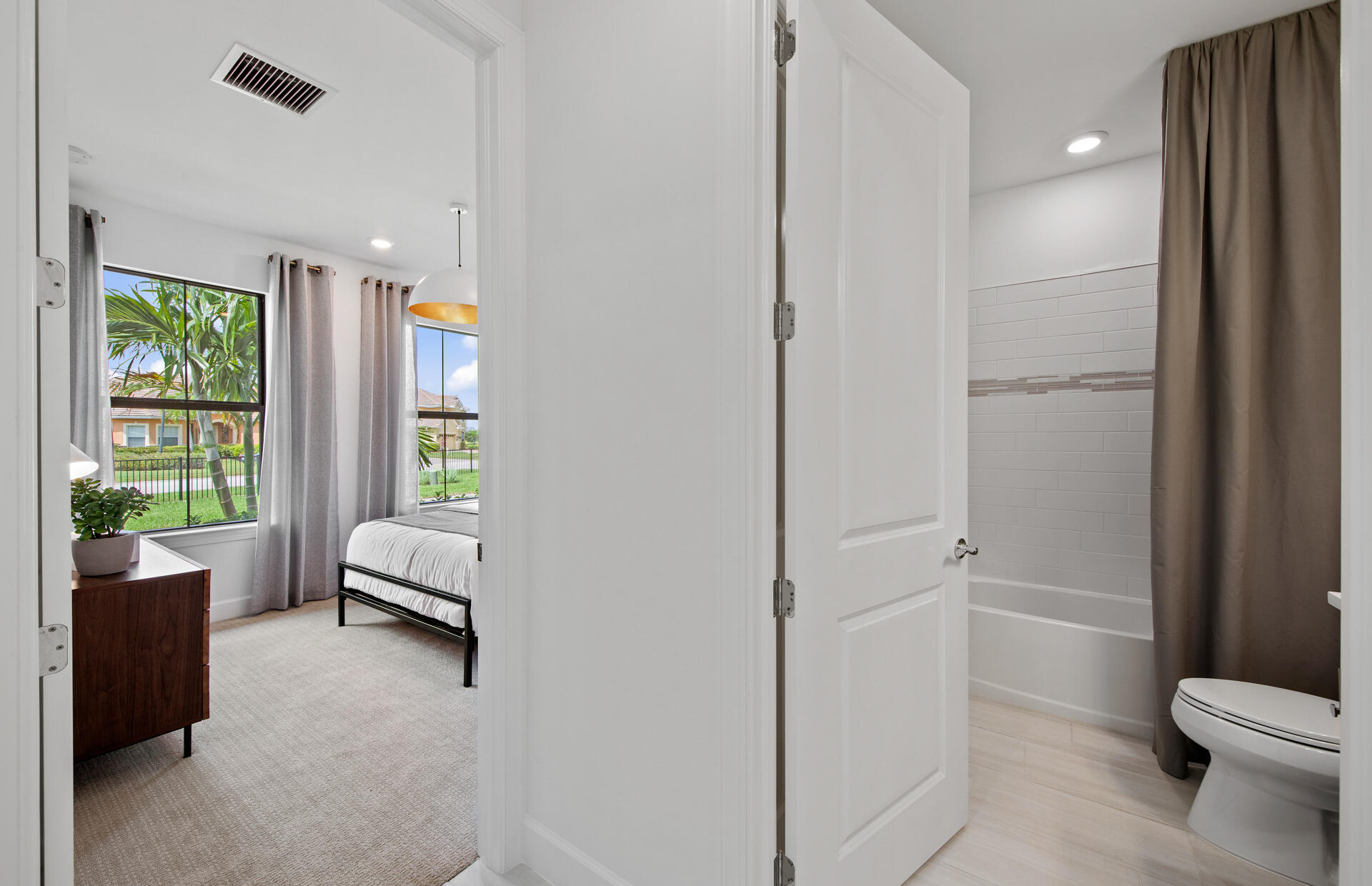 HAMPTON LAKES AT RIVER HALL - Residential