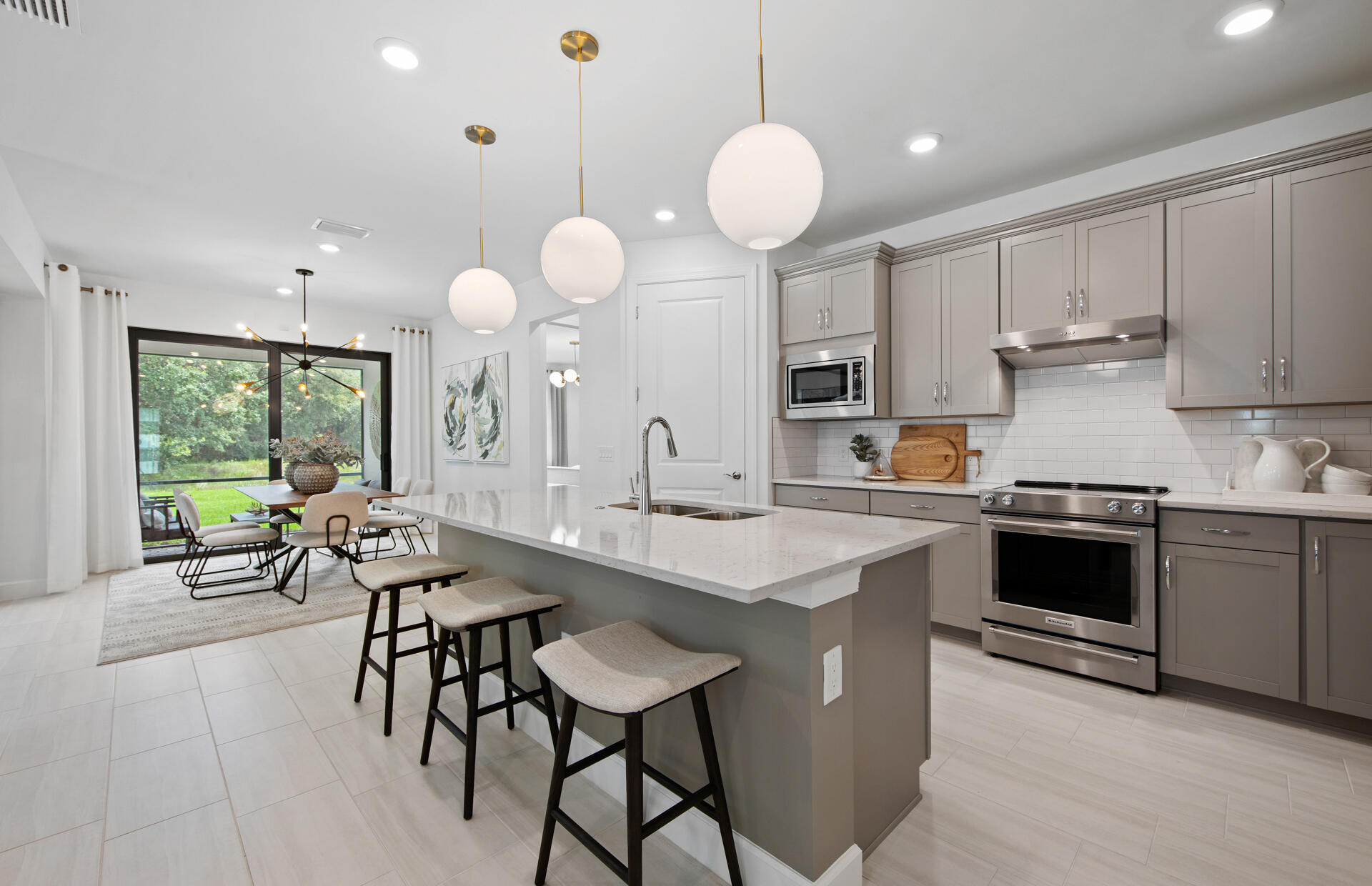 HAMPTON LAKES AT RIVER HALL - Residential