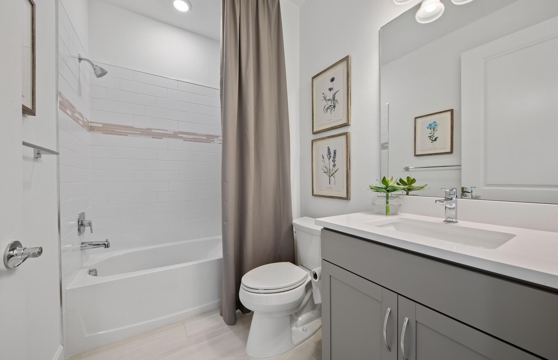 HAMPTON LAKES AT RIVER HALL - Residential