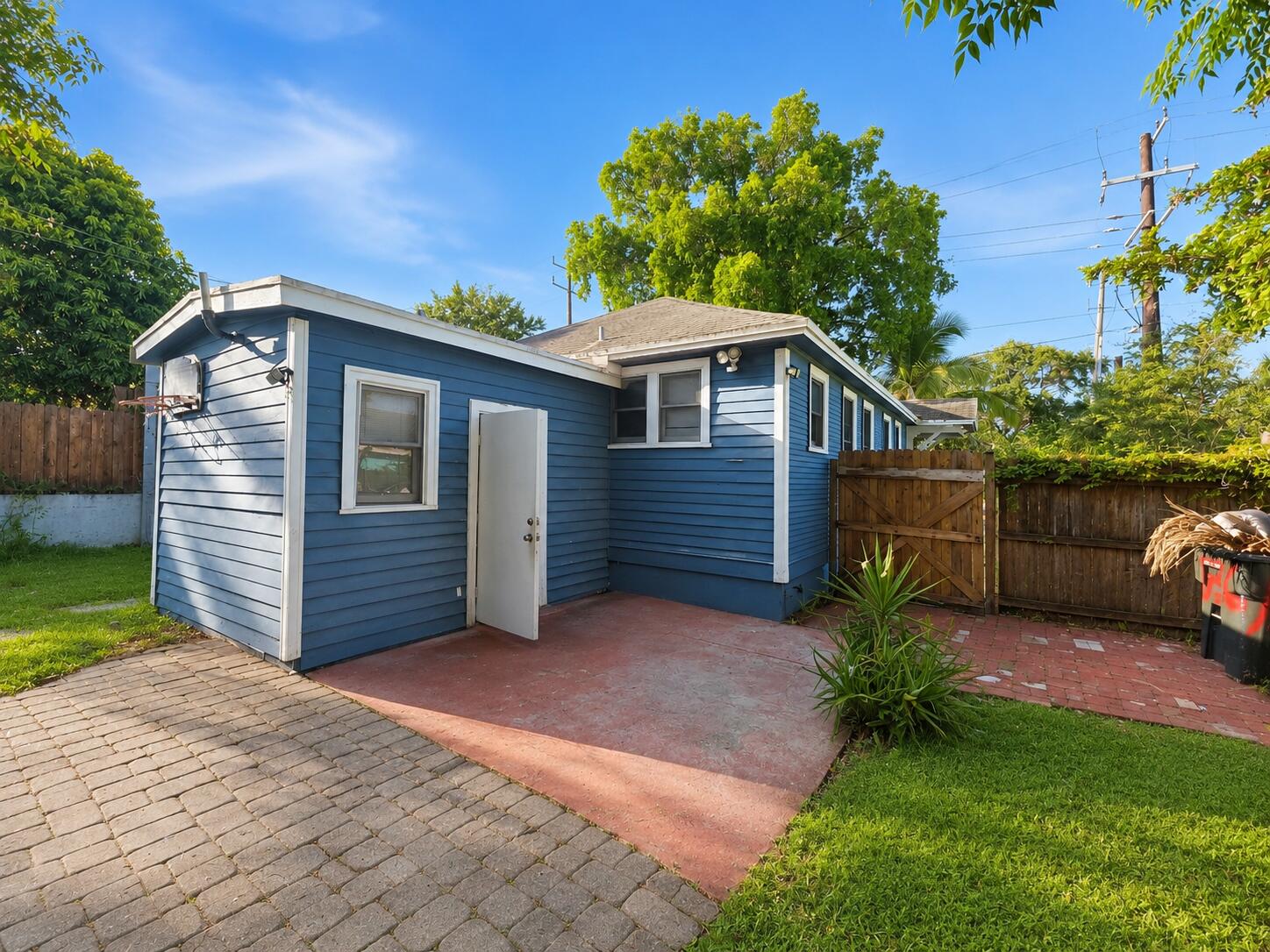 Hillcrest At Lake Worth - Residential Lease