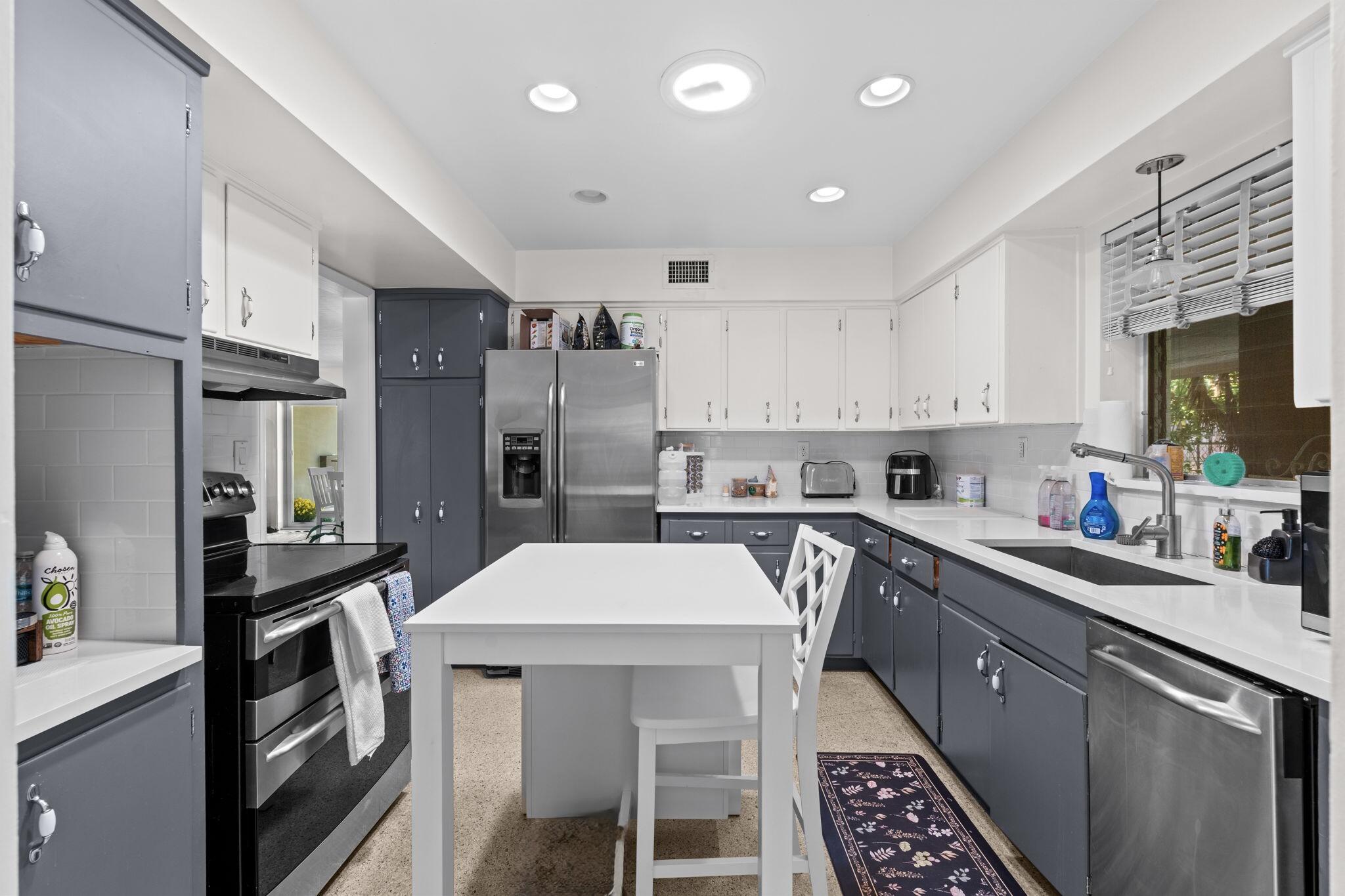 VICTORIA ISLES - Residential Lease