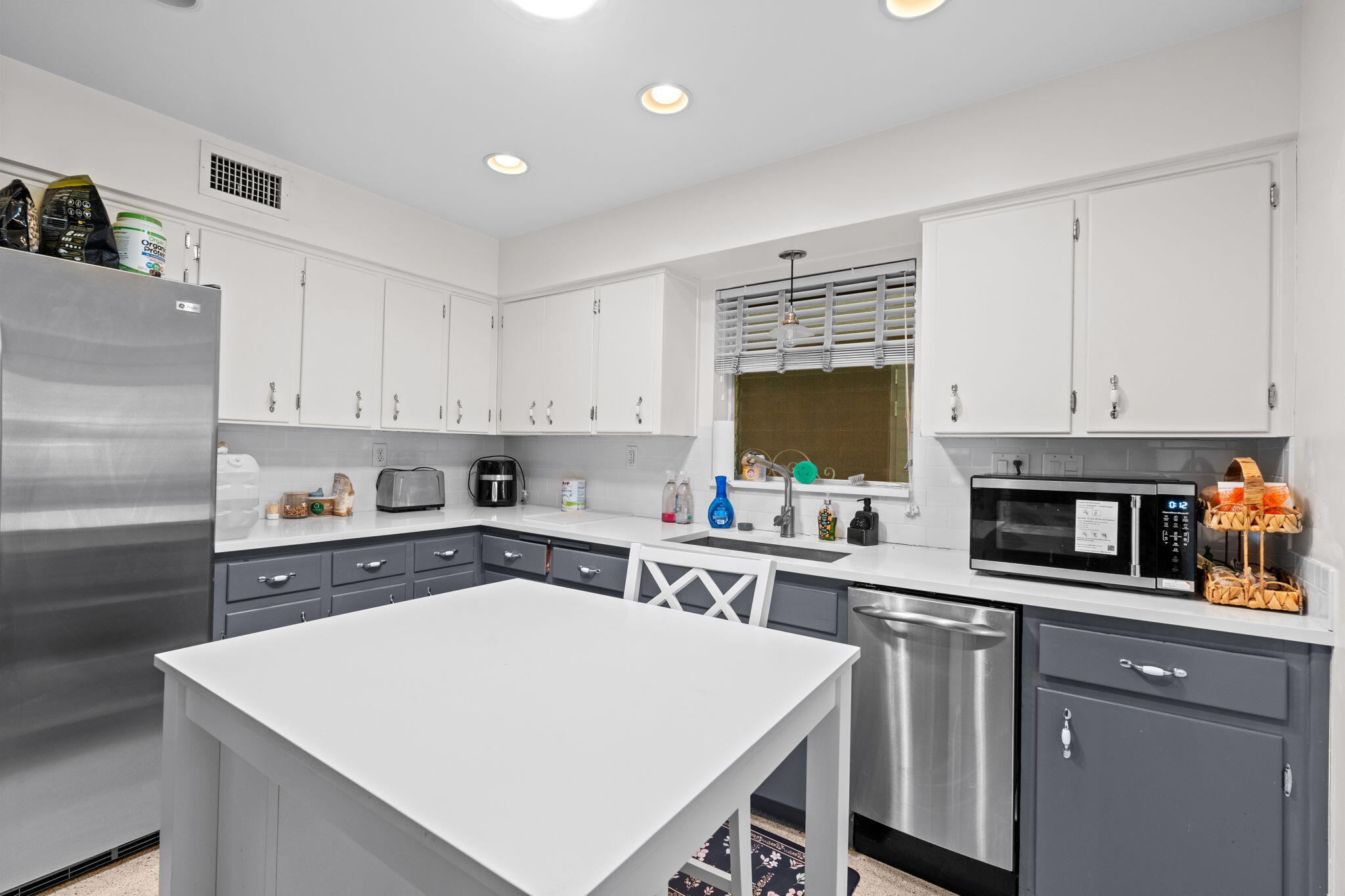 VICTORIA ISLES - Residential Lease