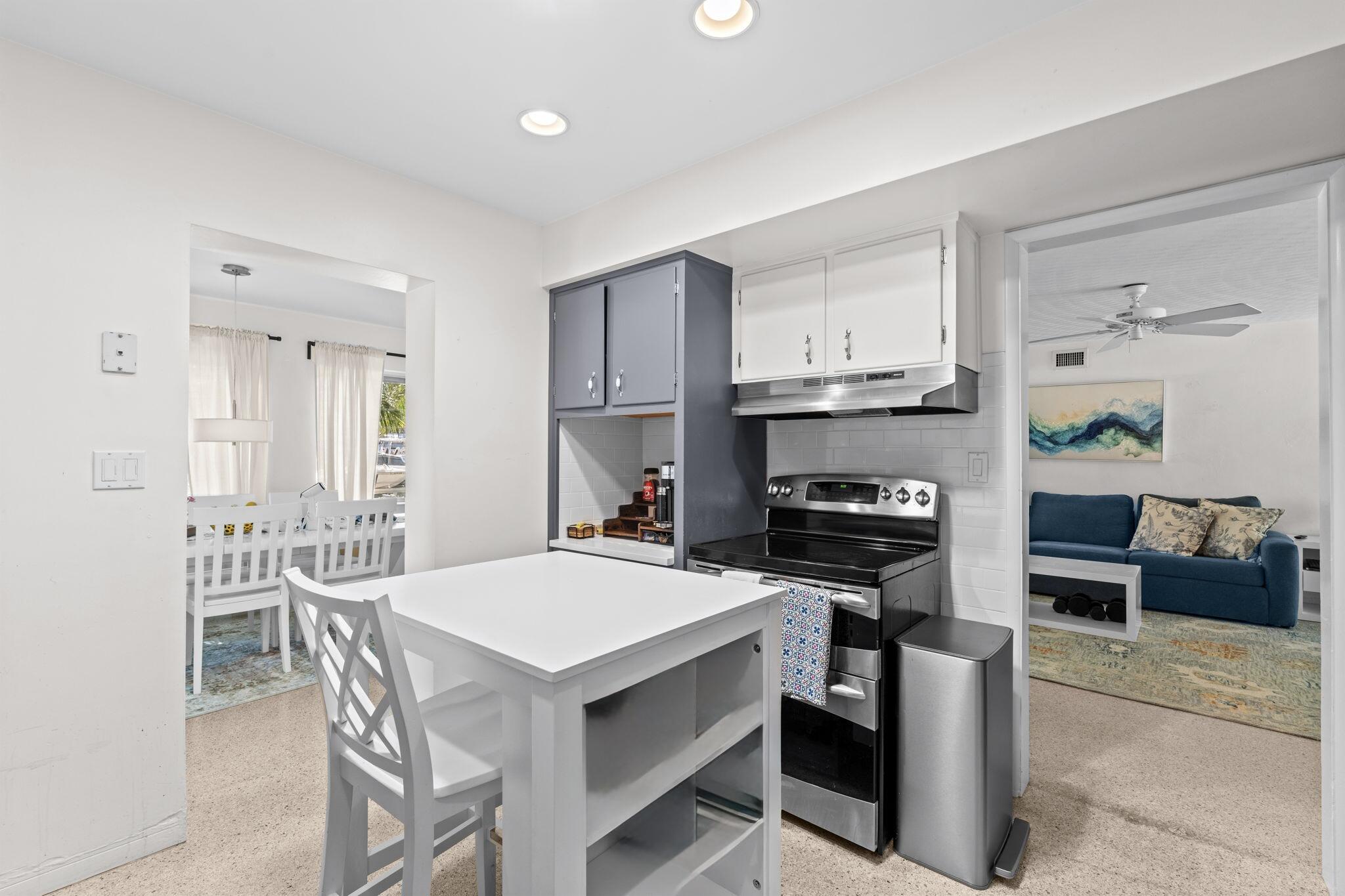 VICTORIA ISLES - Residential Lease