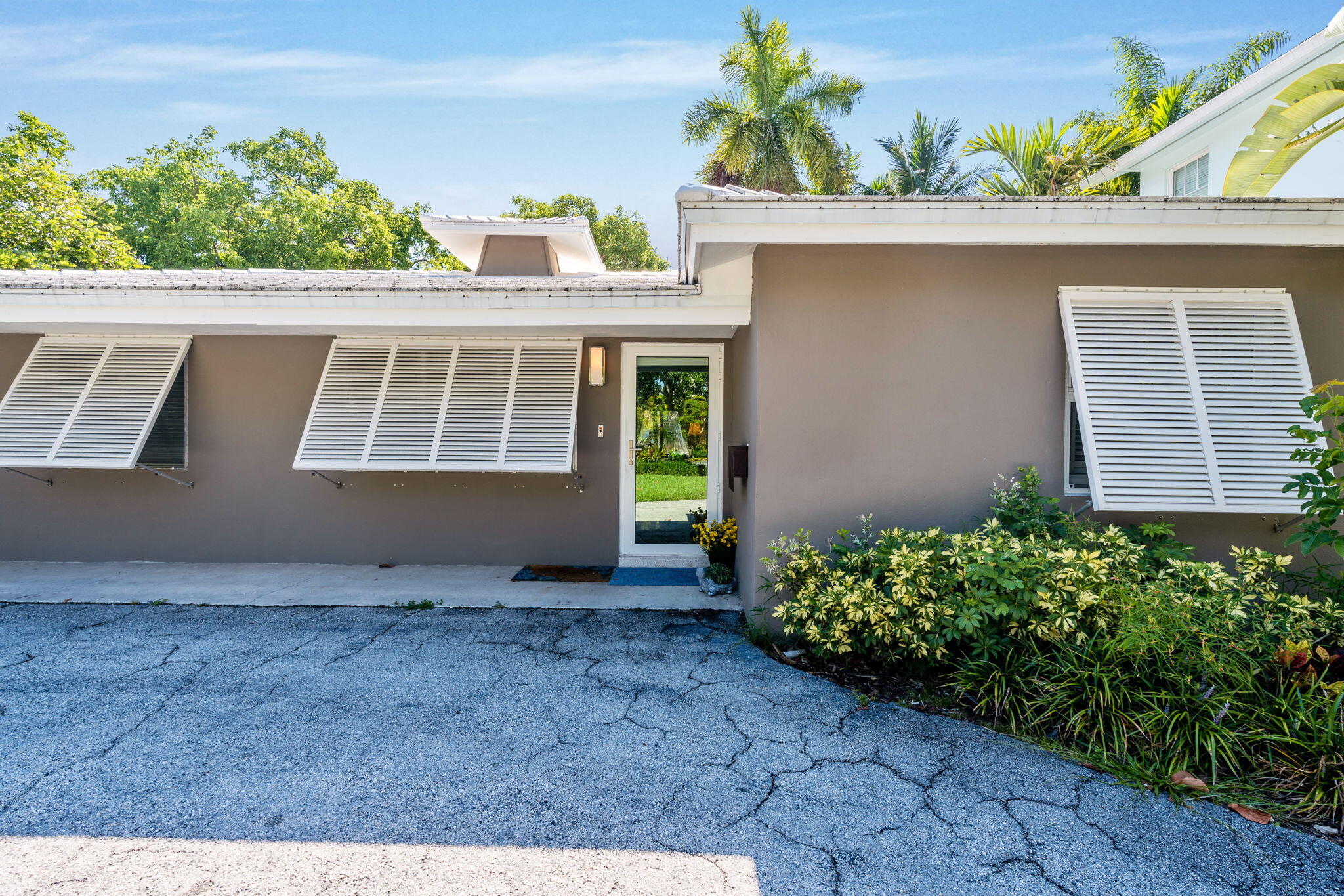 VICTORIA ISLES - Residential Lease