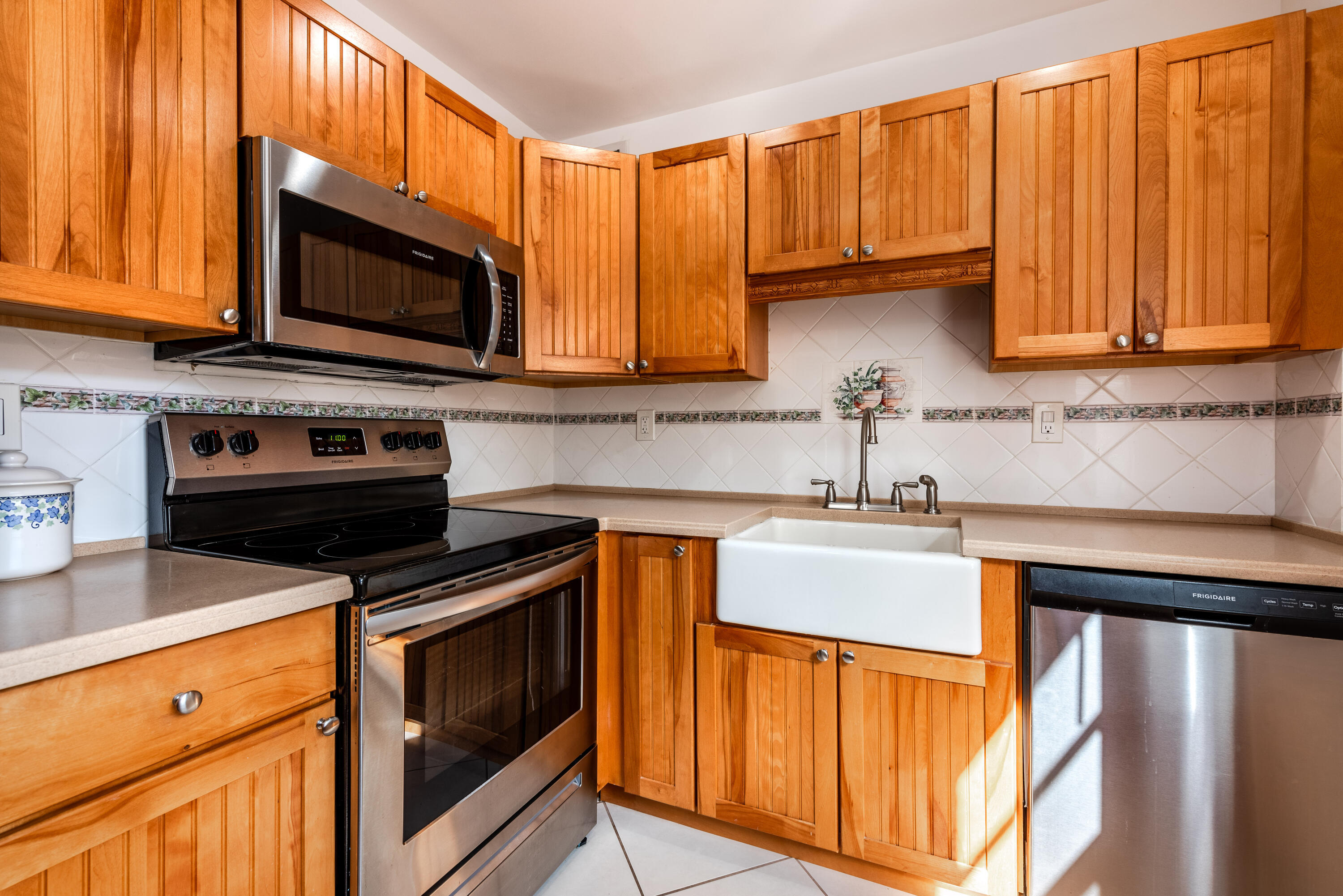 KINGS POINT CAPRI CONDOS - Residential Lease