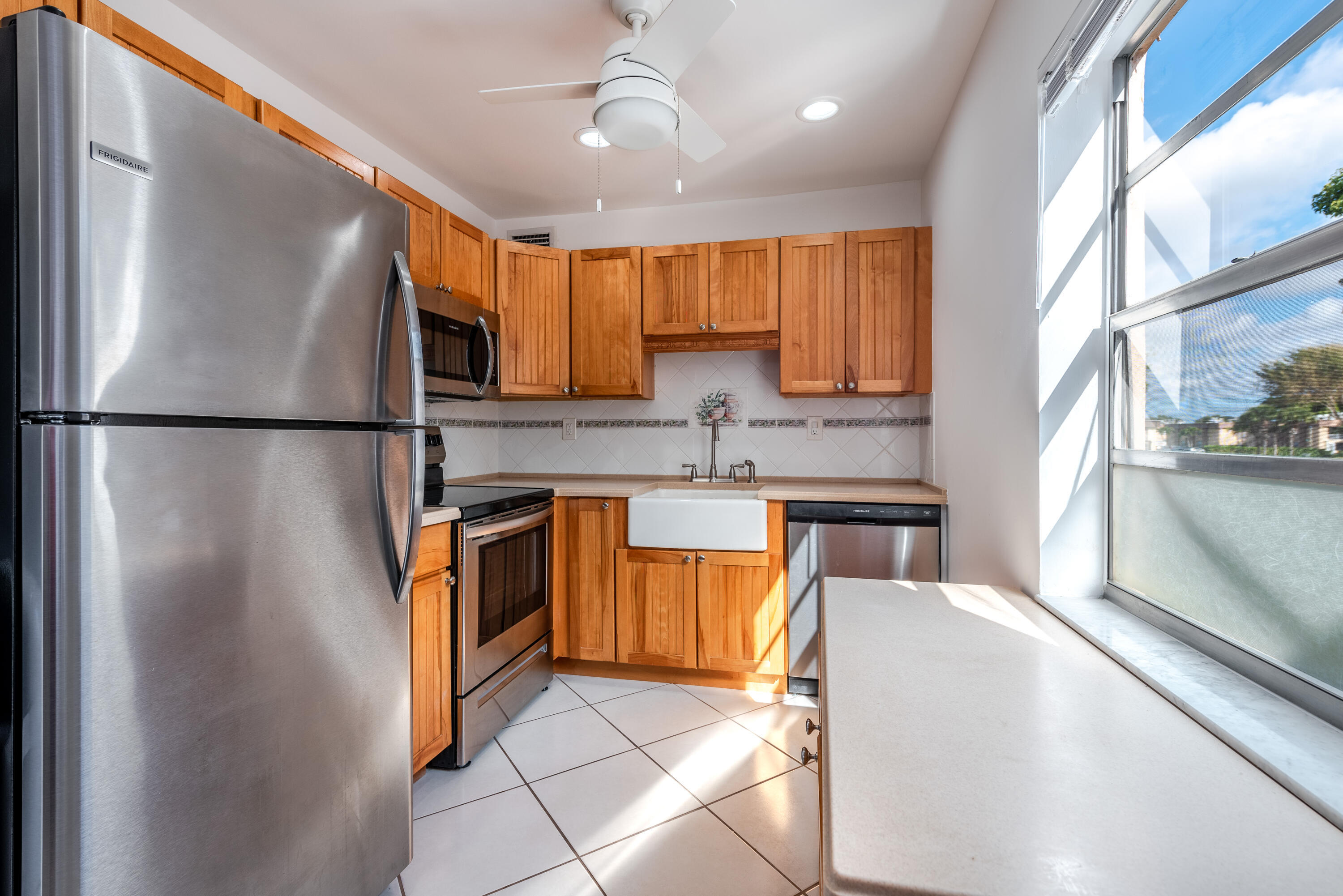KINGS POINT CAPRI CONDOS - Residential Lease