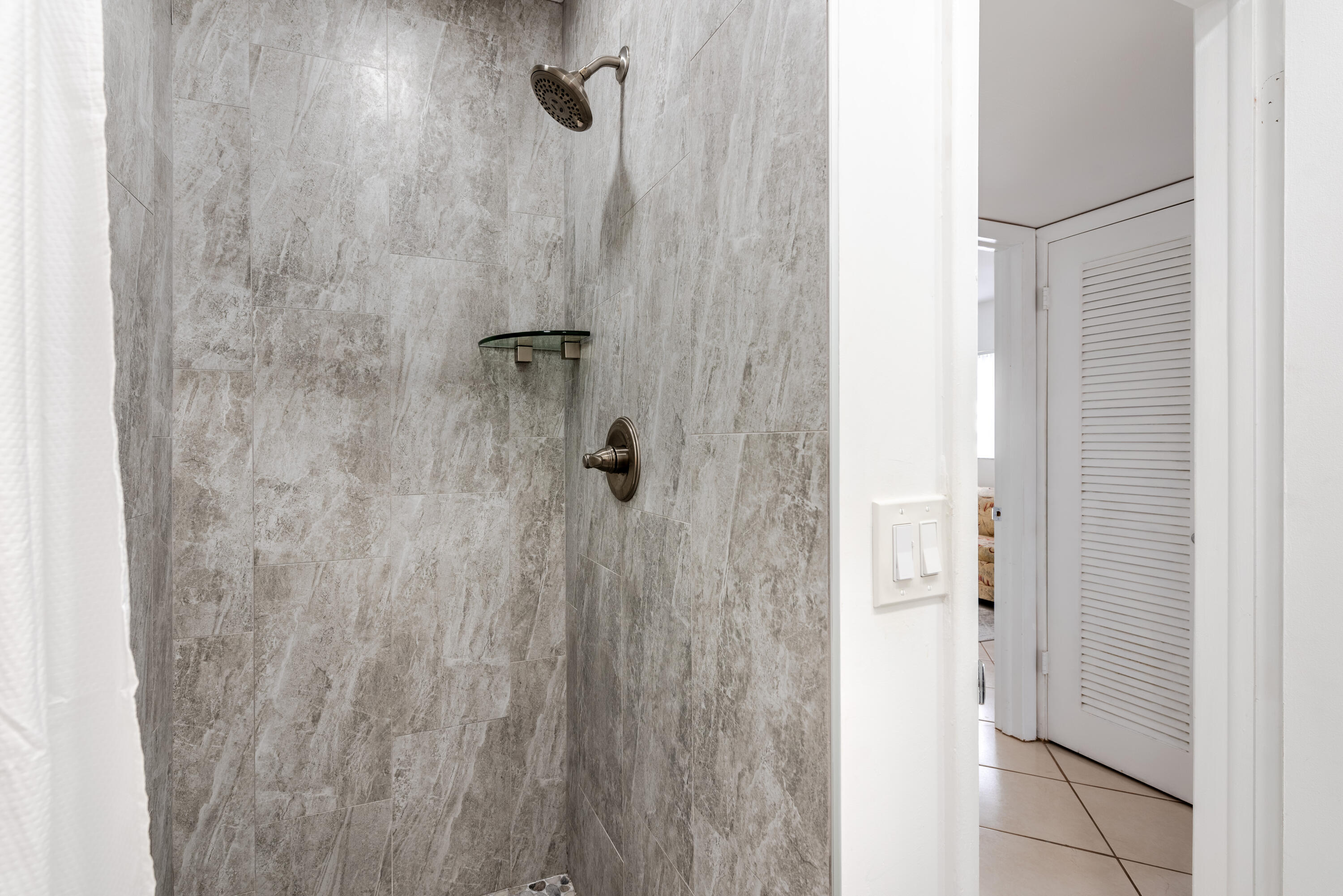 KINGS POINT CAPRI CONDOS - Residential Lease