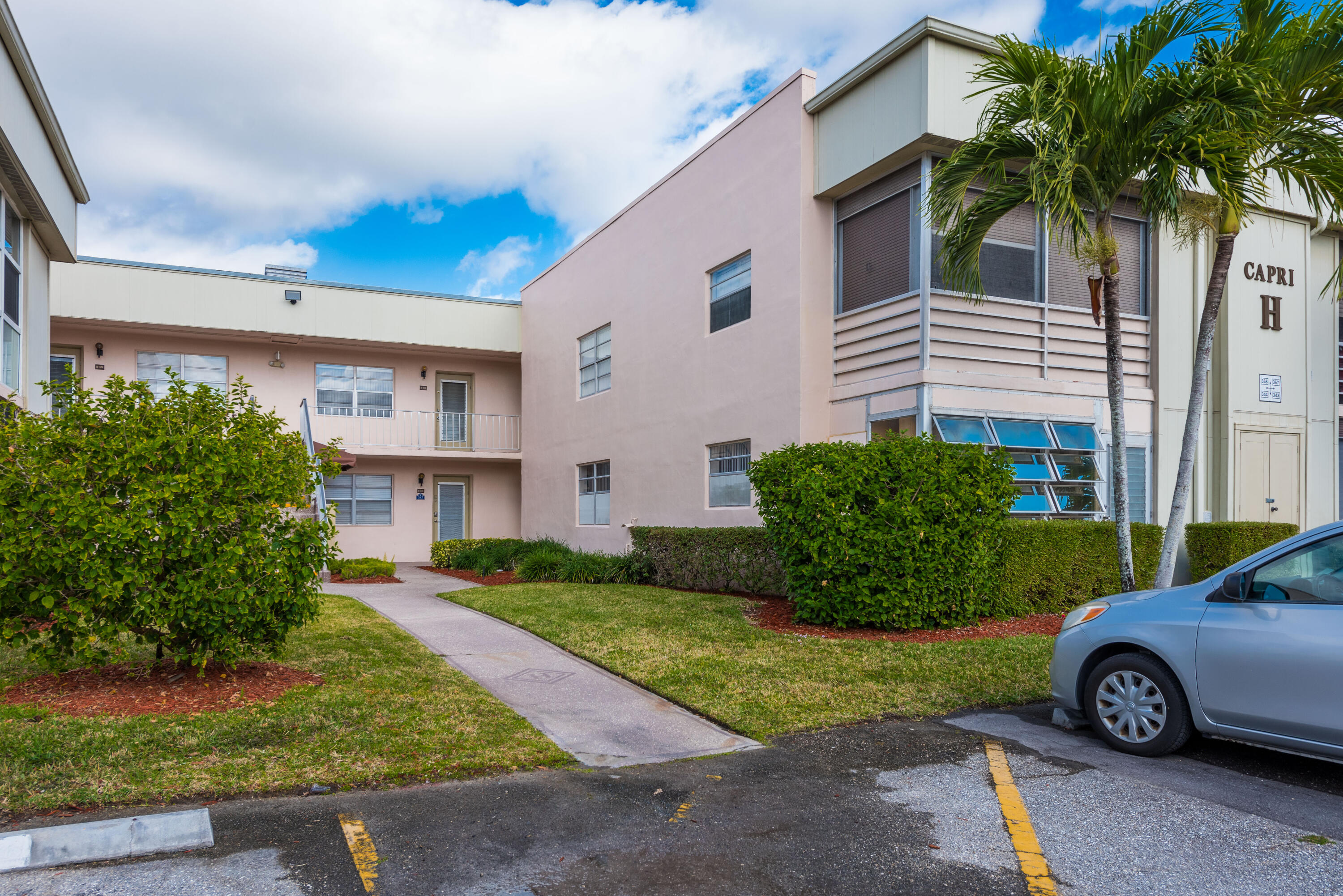KINGS POINT CAPRI CONDOS - Residential Lease