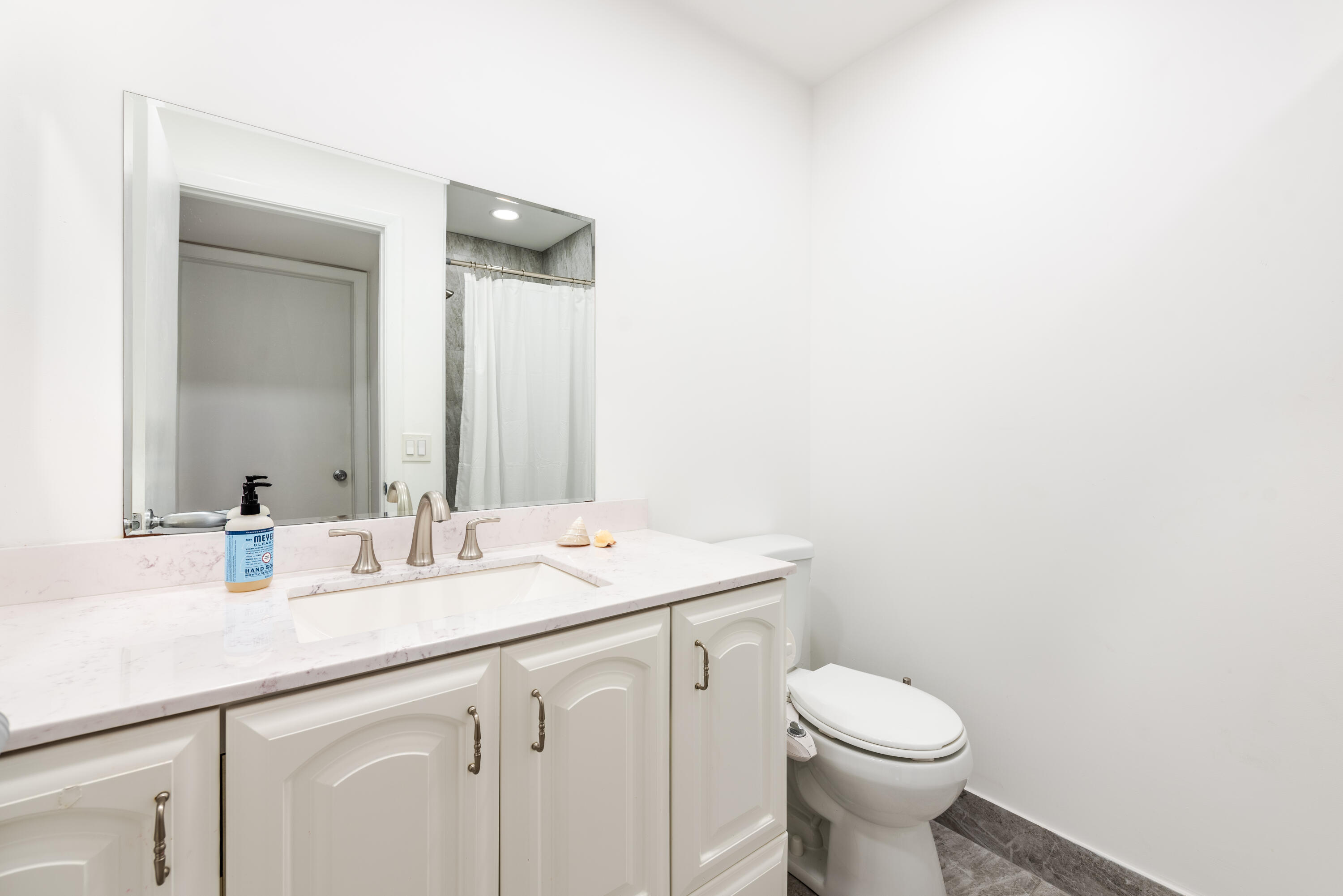 KINGS POINT CAPRI CONDOS - Residential Lease