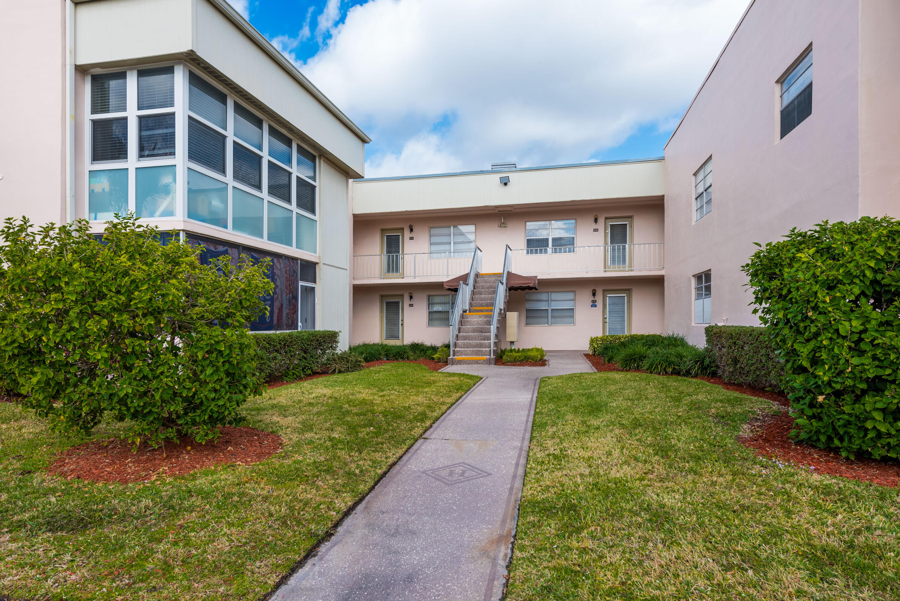 KINGS POINT CAPRI CONDOS - Residential Lease