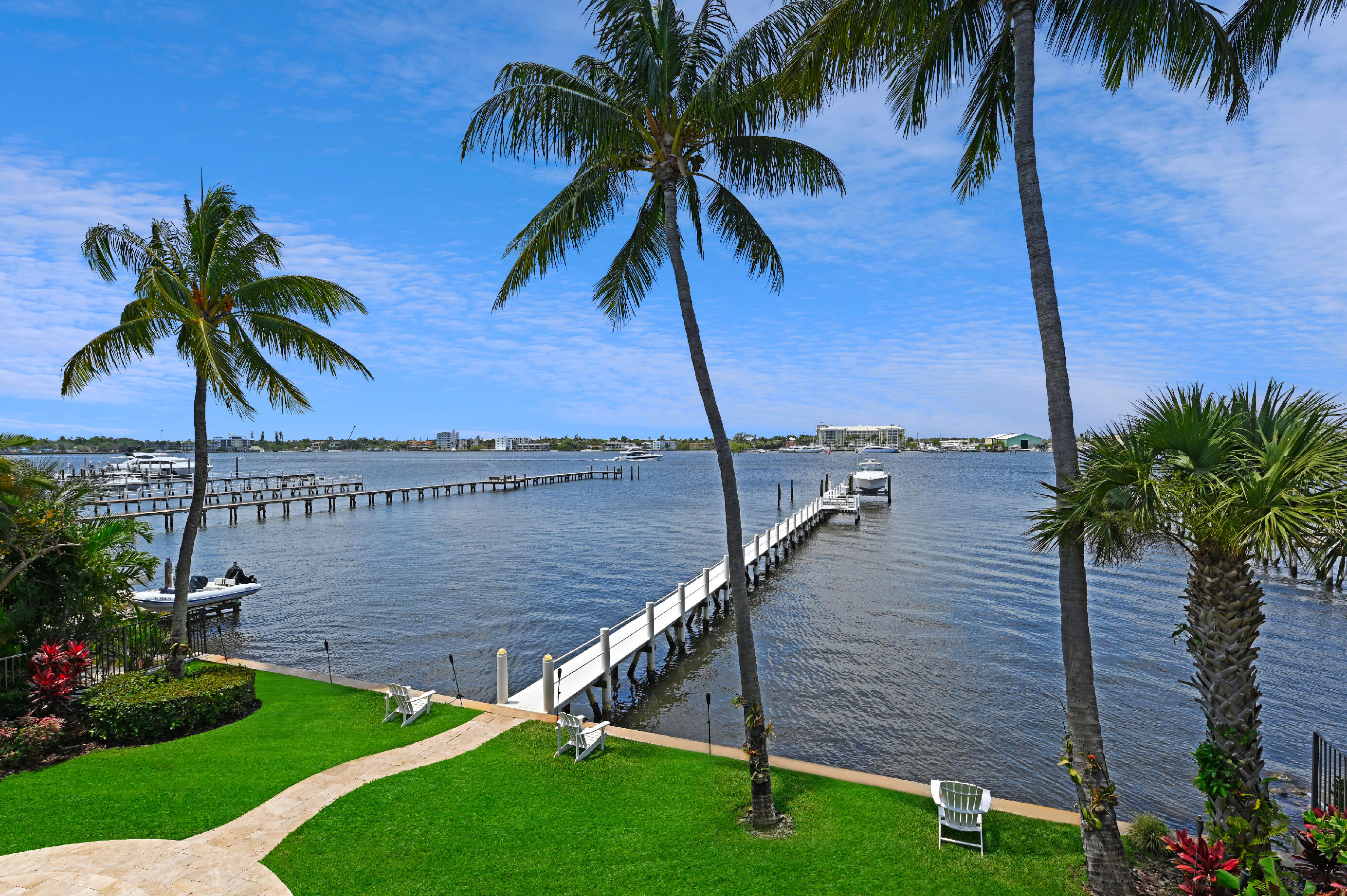 LAKE SHORES LANTANA - Residential