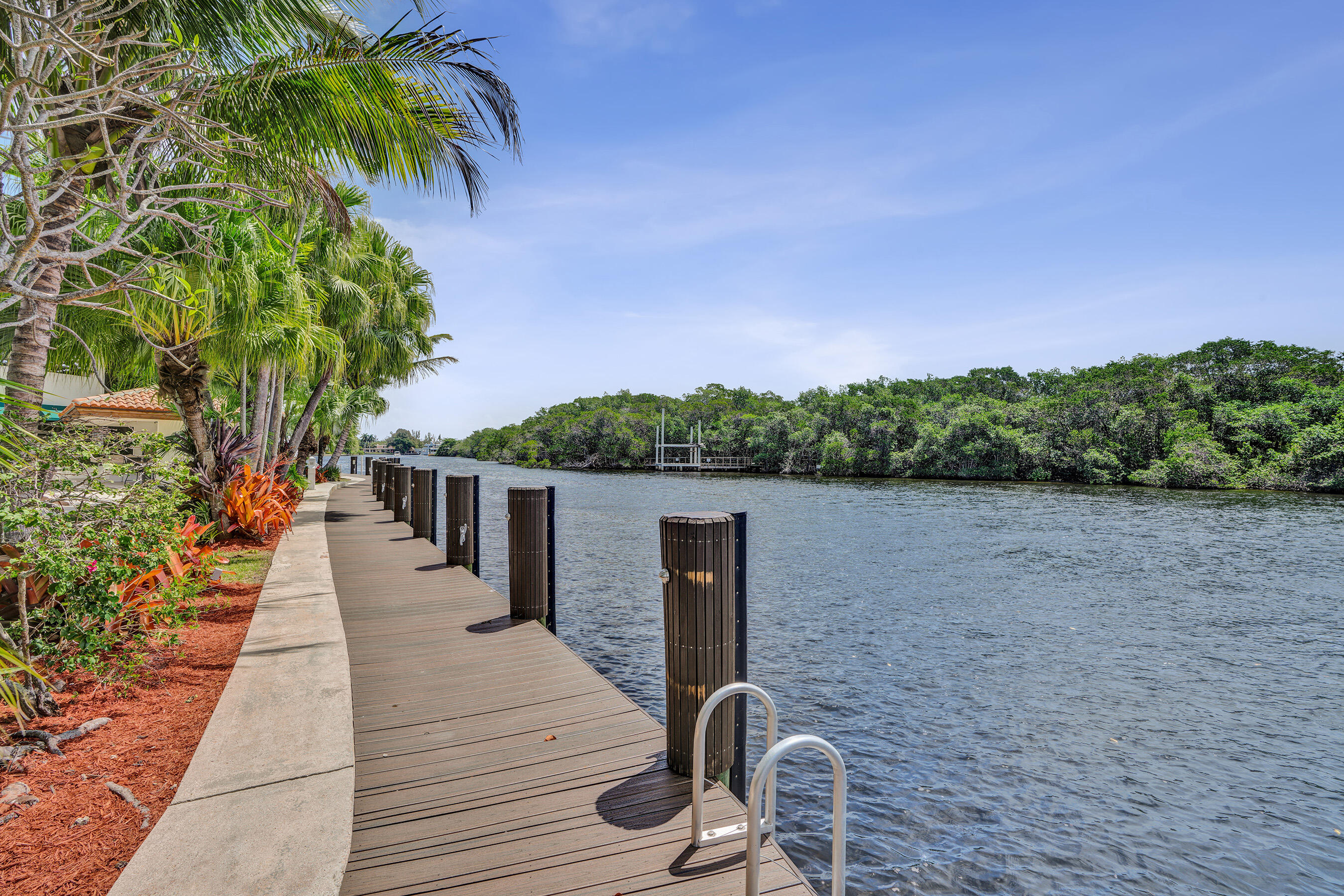 RIVERLAND - Residential