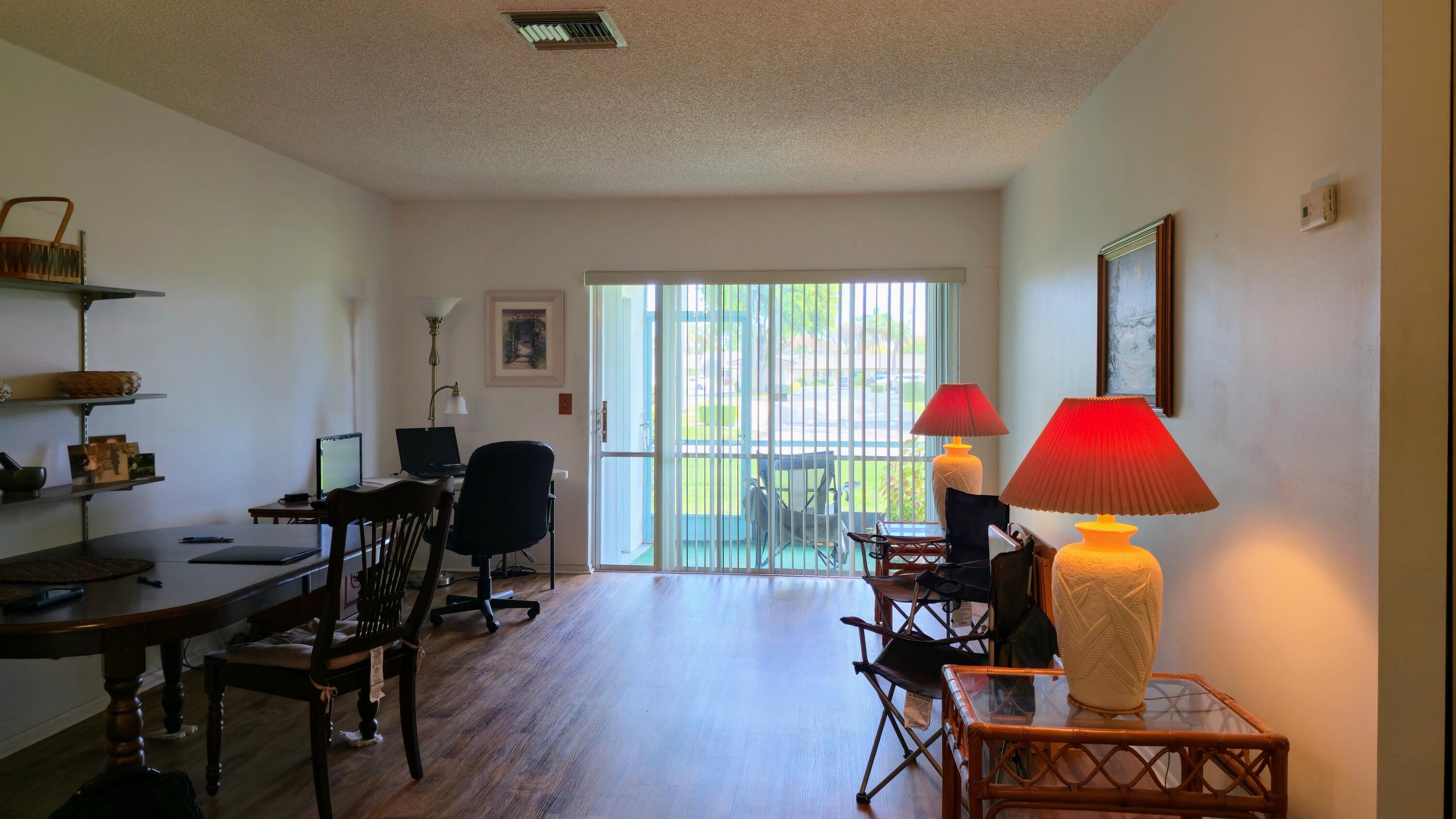 CRESTHAVEN VILLAS 2 CONDO - Residential