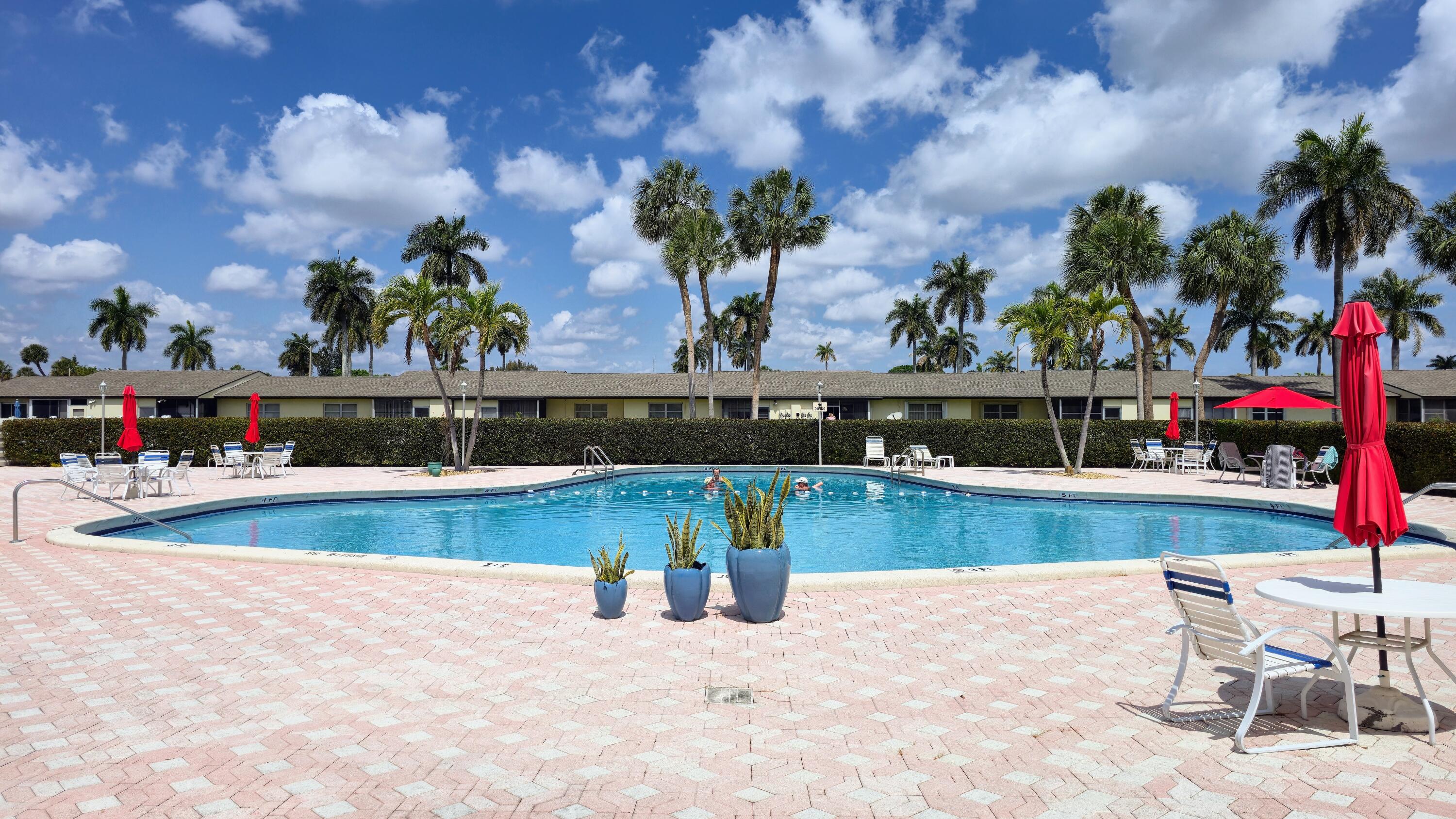 CRESTHAVEN VILLAS 2 CONDO - Residential