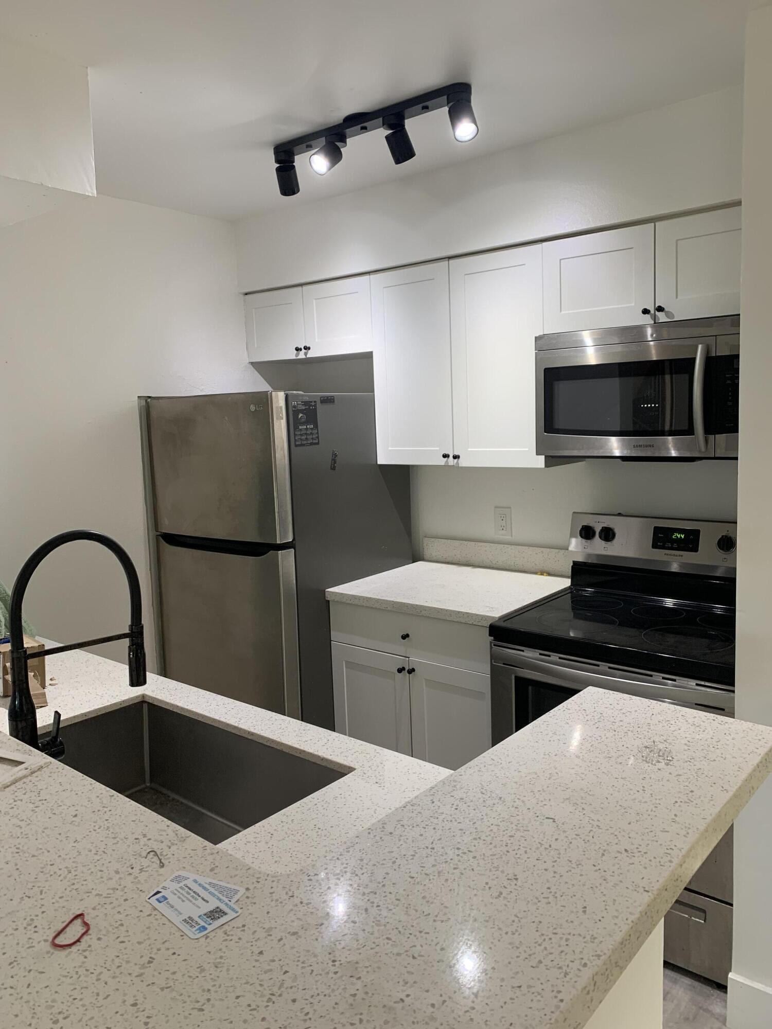 SUNDANCE AT DAVIE CONDO - Residential