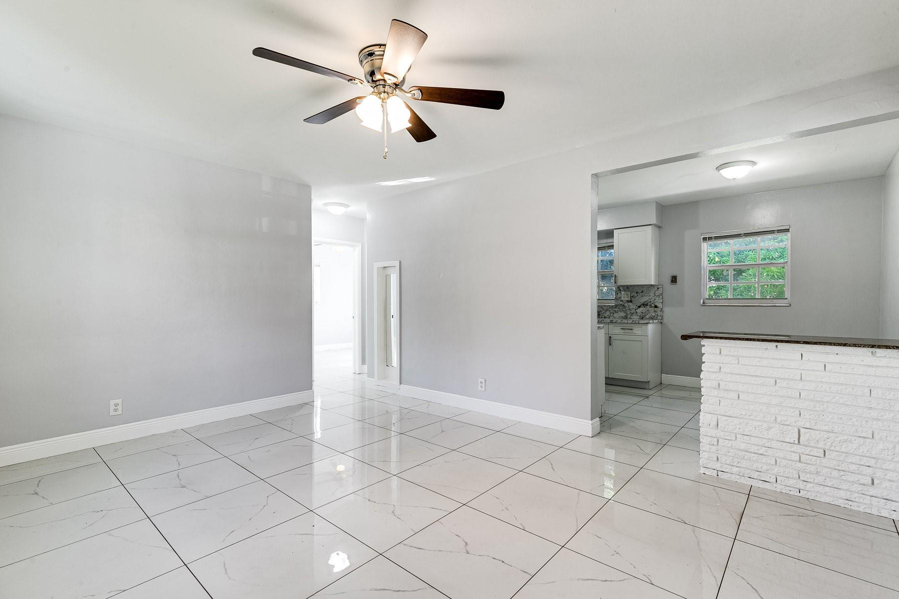 LAUDERDALE MANORS ADD - Residential