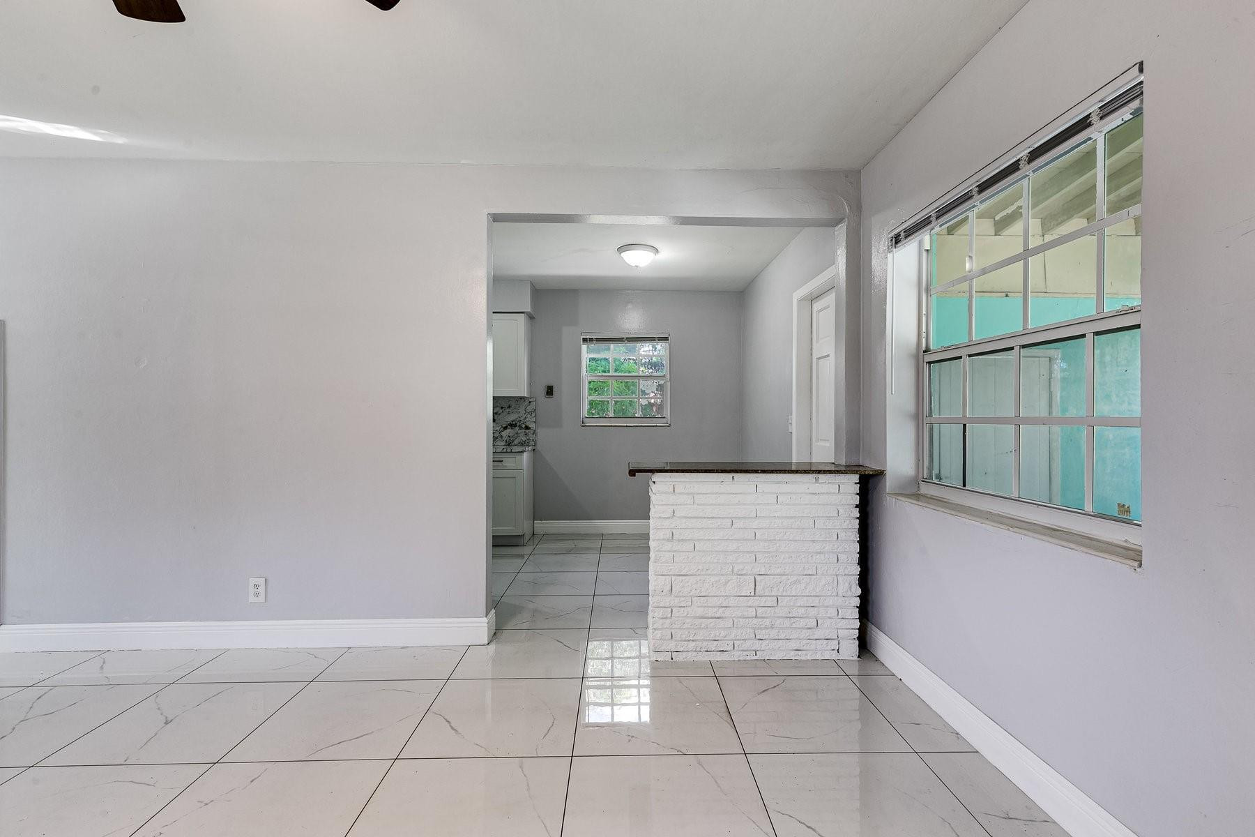 LAUDERDALE MANORS ADD - Residential
