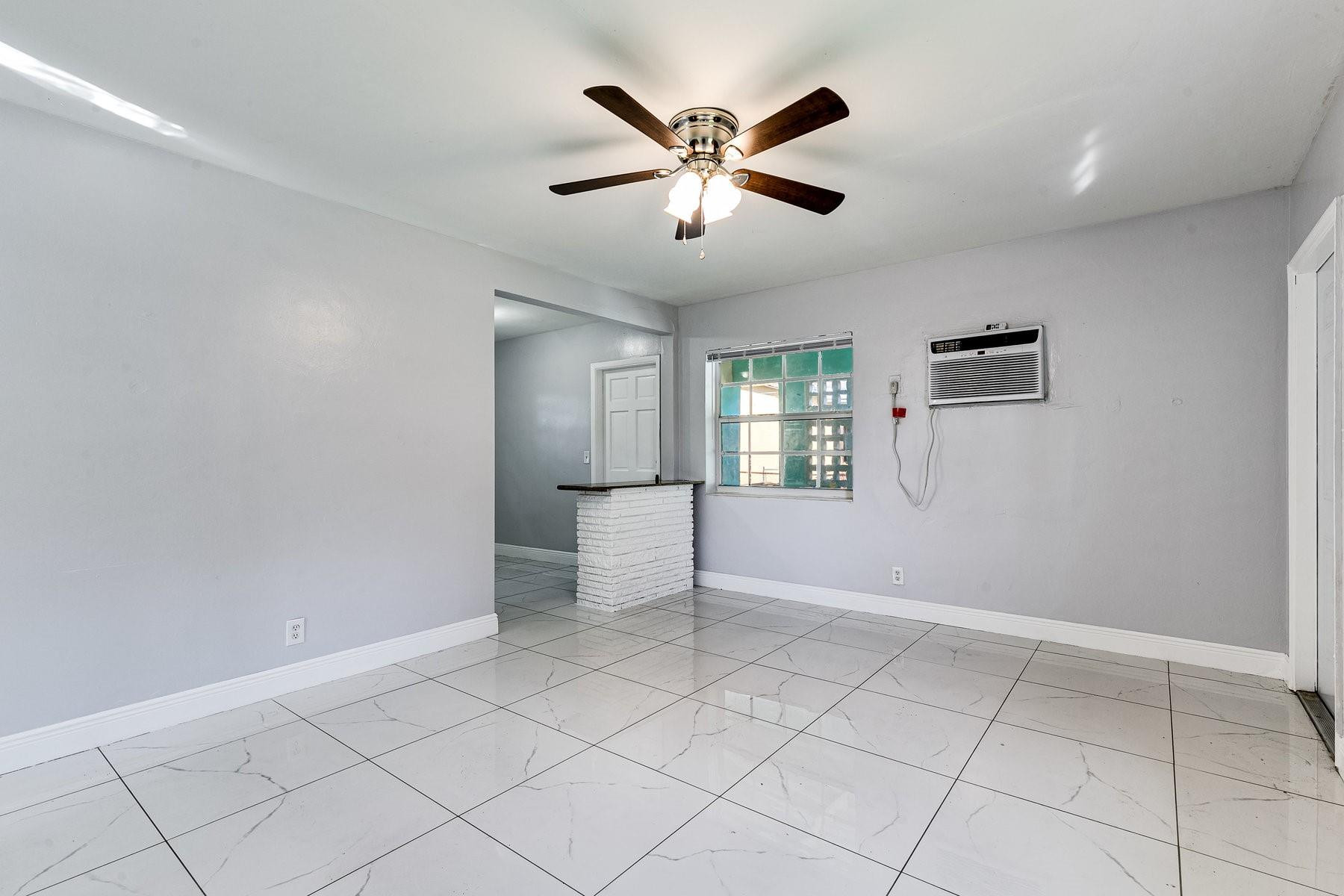 LAUDERDALE MANORS ADD - Residential