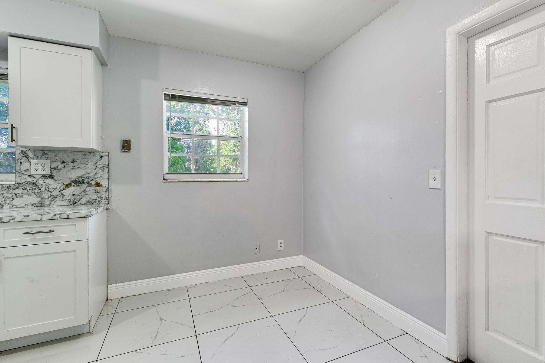 LAUDERDALE MANORS ADD - Residential