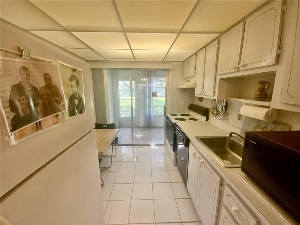 ORIOLE GARDENS 1 - Residential