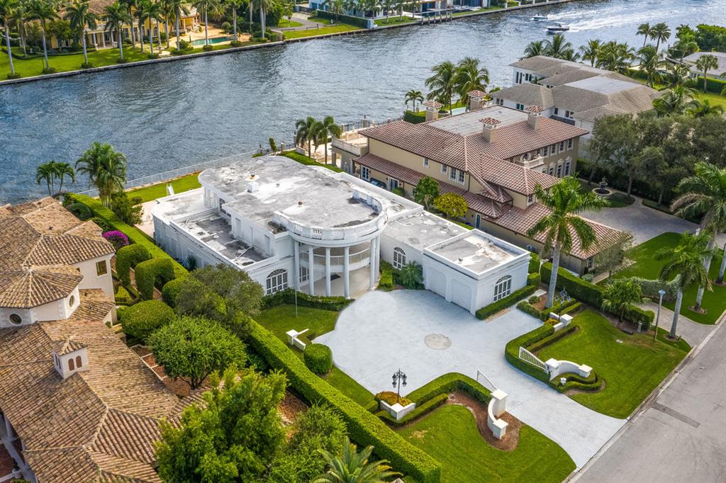ROYAL PALM YACHT & COUNTRY CLUB - Residential