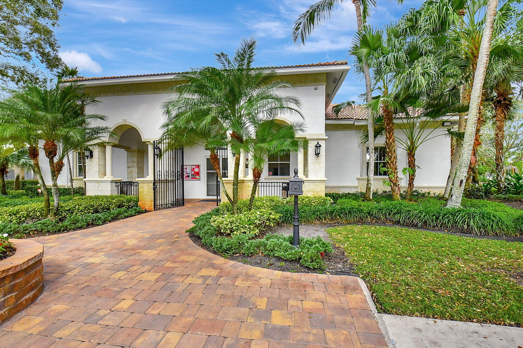 JOURNEYS END 2 - Residential Lease