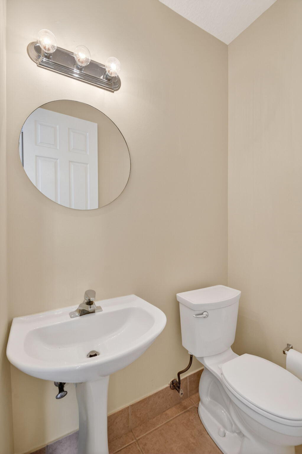 JOURNEYS END 2 - Residential Lease
