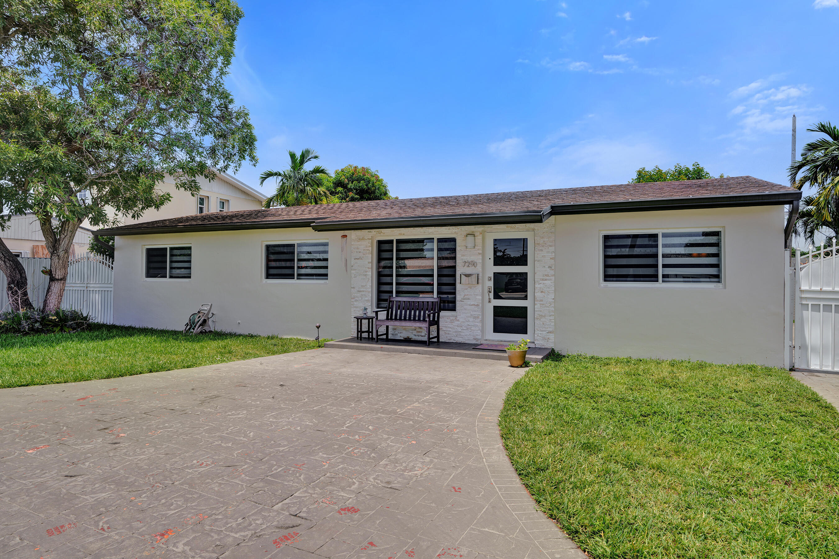 LAKE CECILE ESTATES SEC 2 - Residential