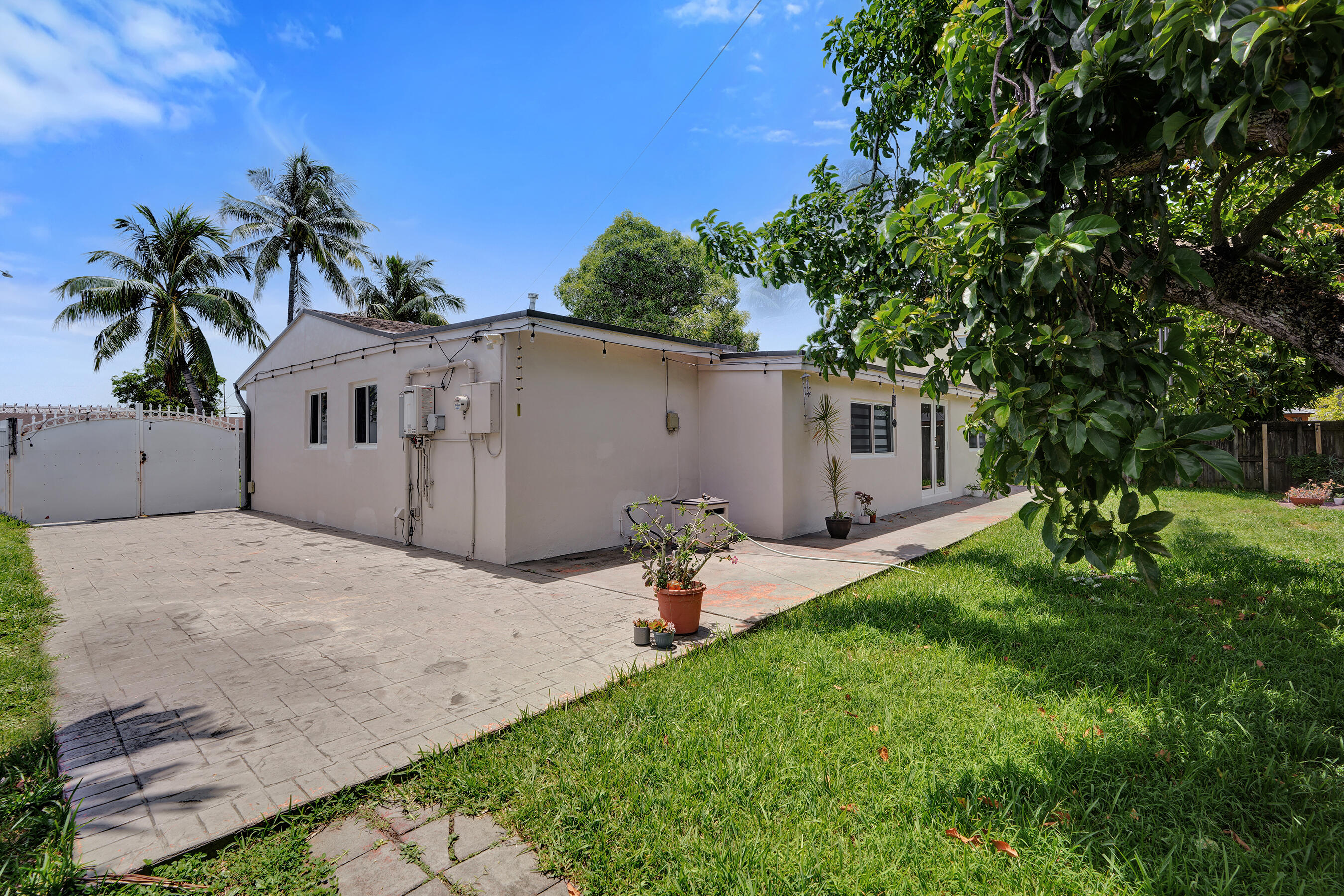 LAKE CECILE ESTATES SEC 2 - Residential