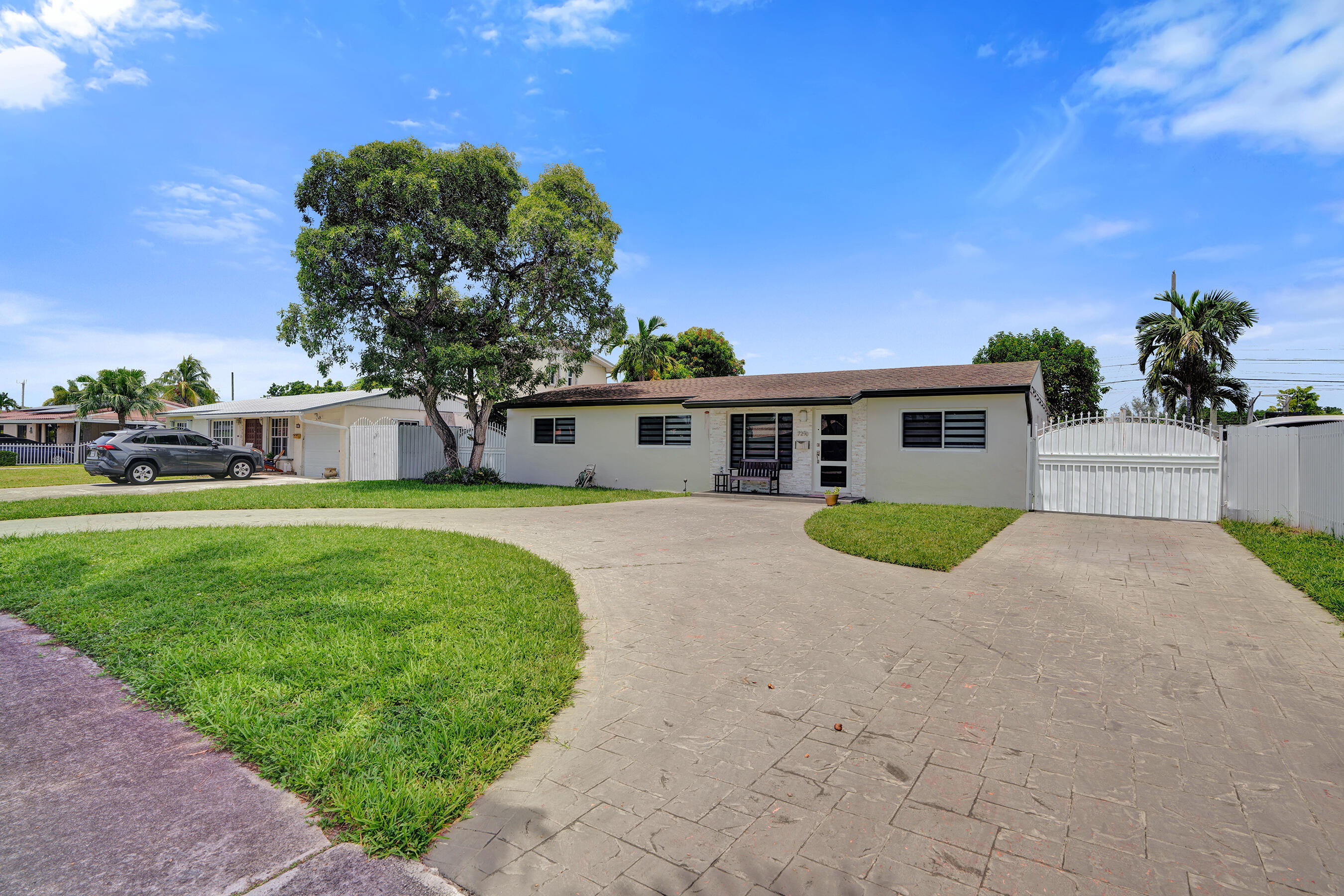 LAKE CECILE ESTATES SEC 2 - Residential