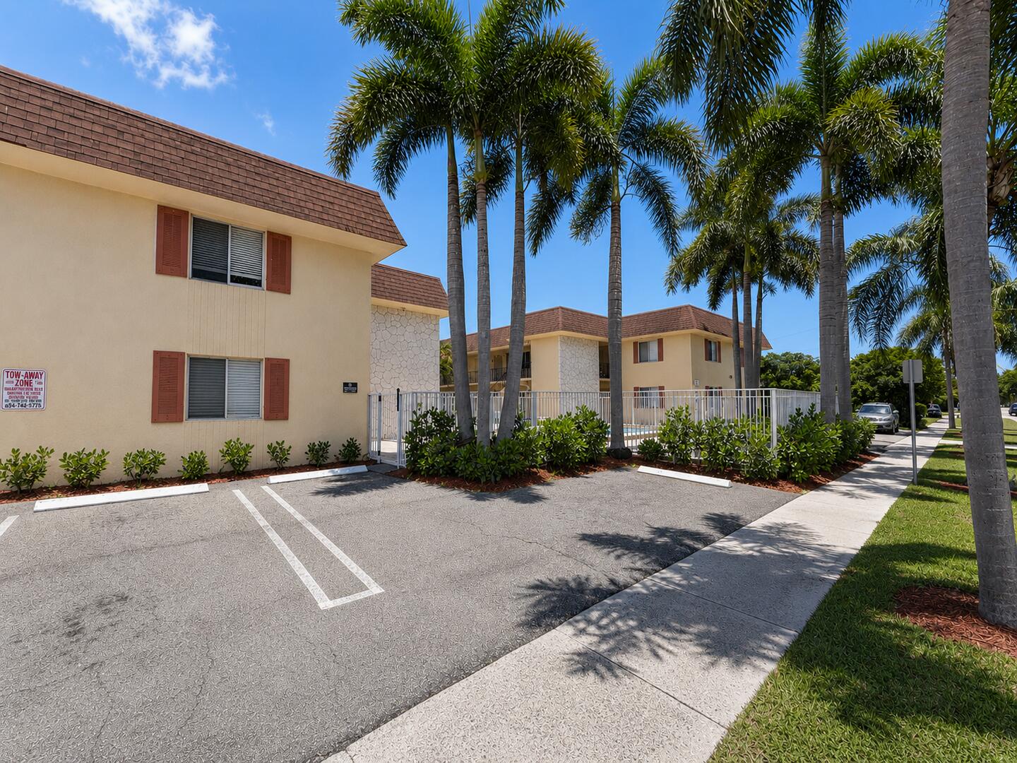 PALM BEACH LAKES SOUTH - Residential Lease